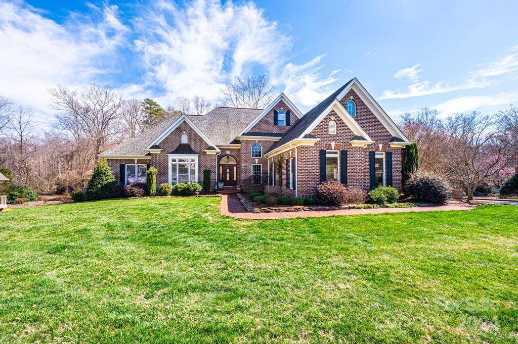 Hickory, NC 28601,857 10th Avenue DR NW