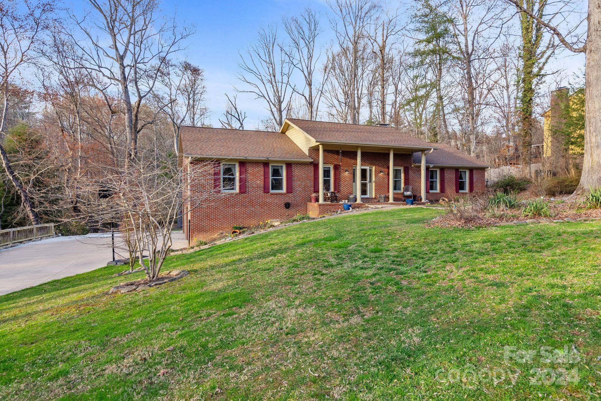 Candler, NC 28715,11 High Meadows DR