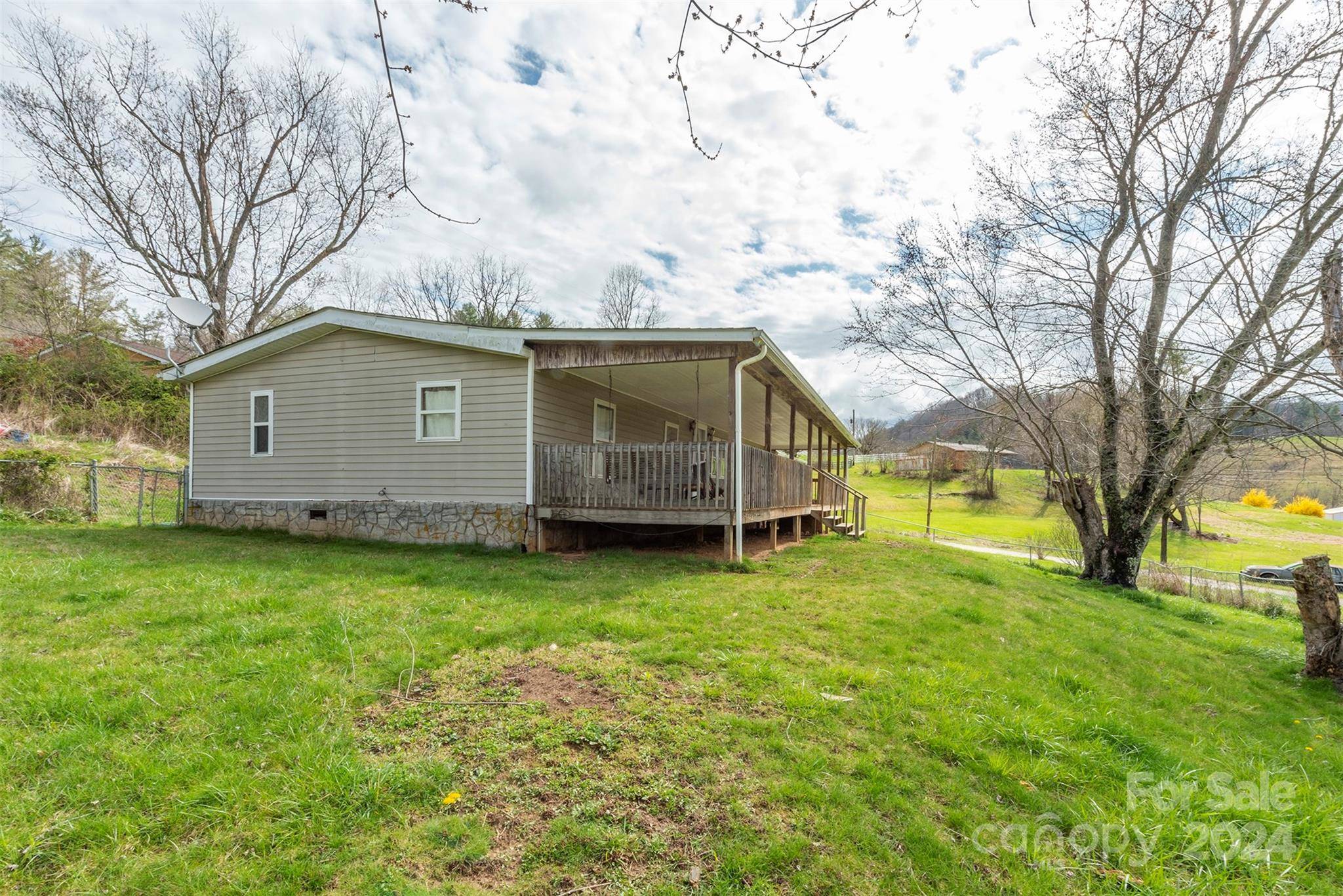 Burnsville, NC 28714,97 Oakland DR