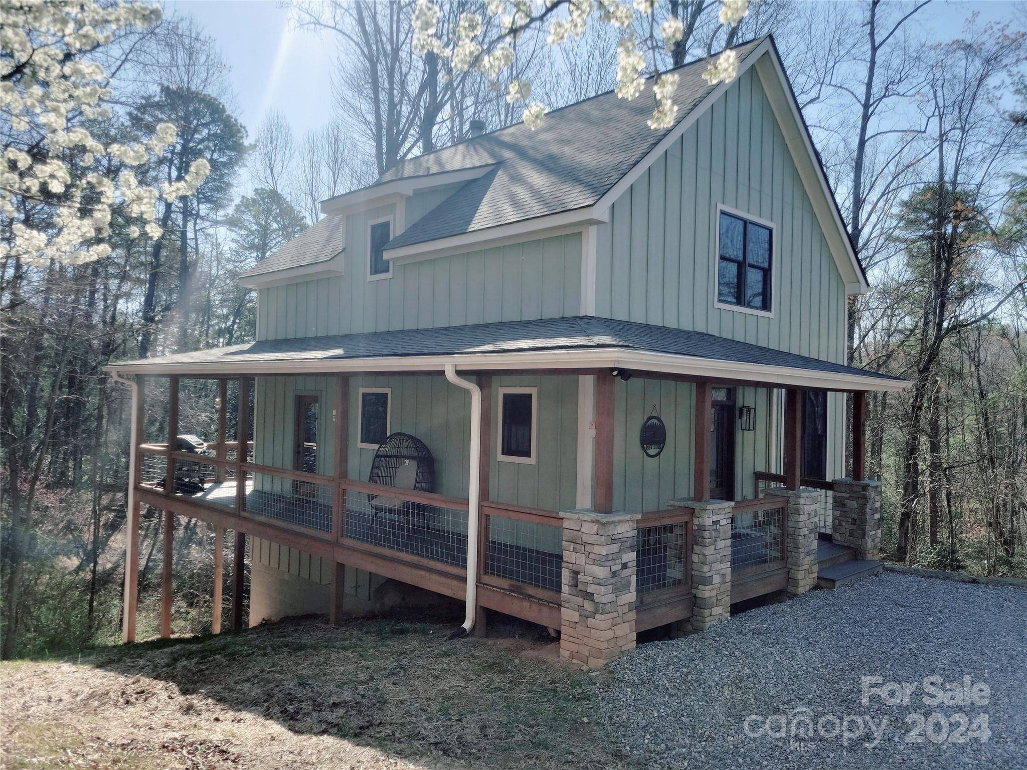 Saluda, NC 28773,65 Bell CT