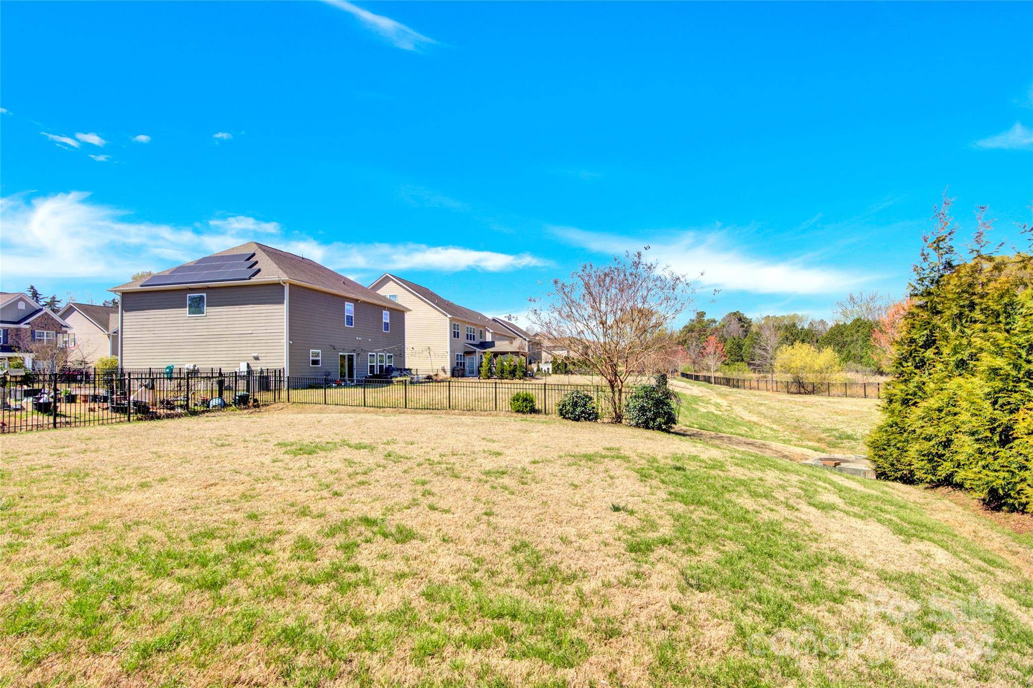 Matthews, NC 28105,905 Landry DR