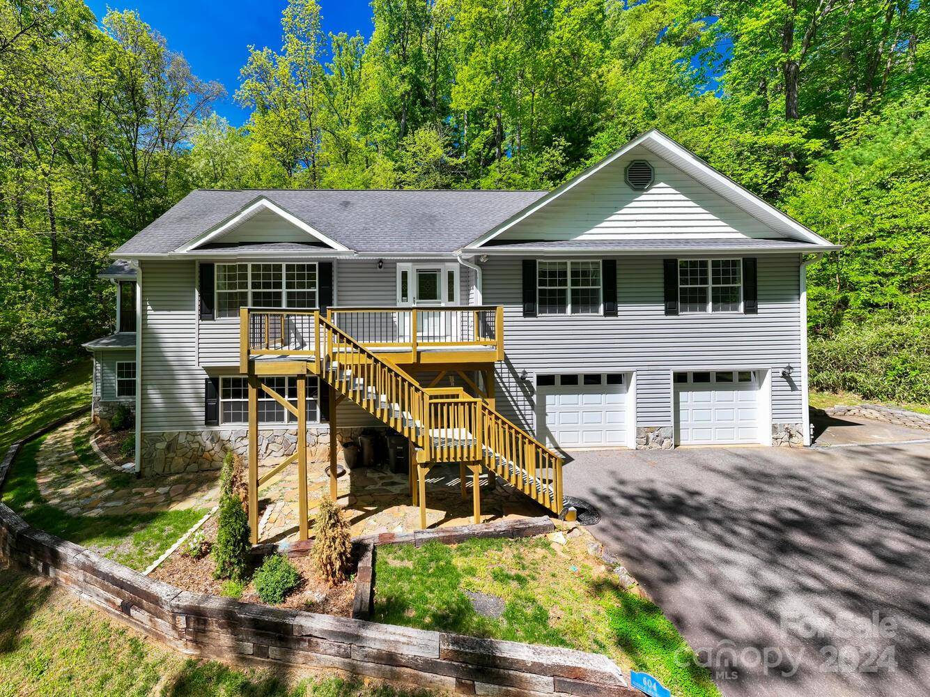 Asheville, NC 28804,604 Hidden Springs DR