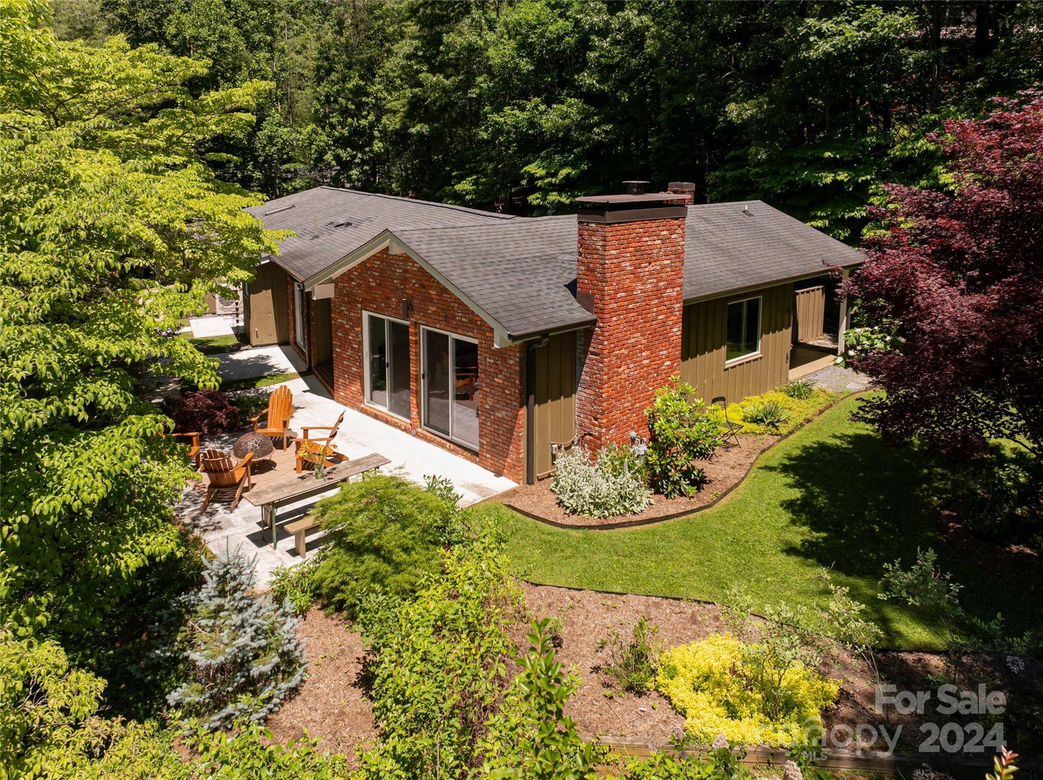 Asheville, NC 28804,21 Woodbury RD