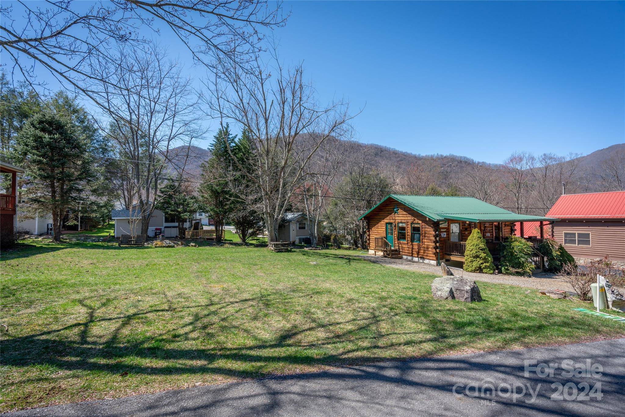 Maggie Valley, NC 28751,52 Donald CIR