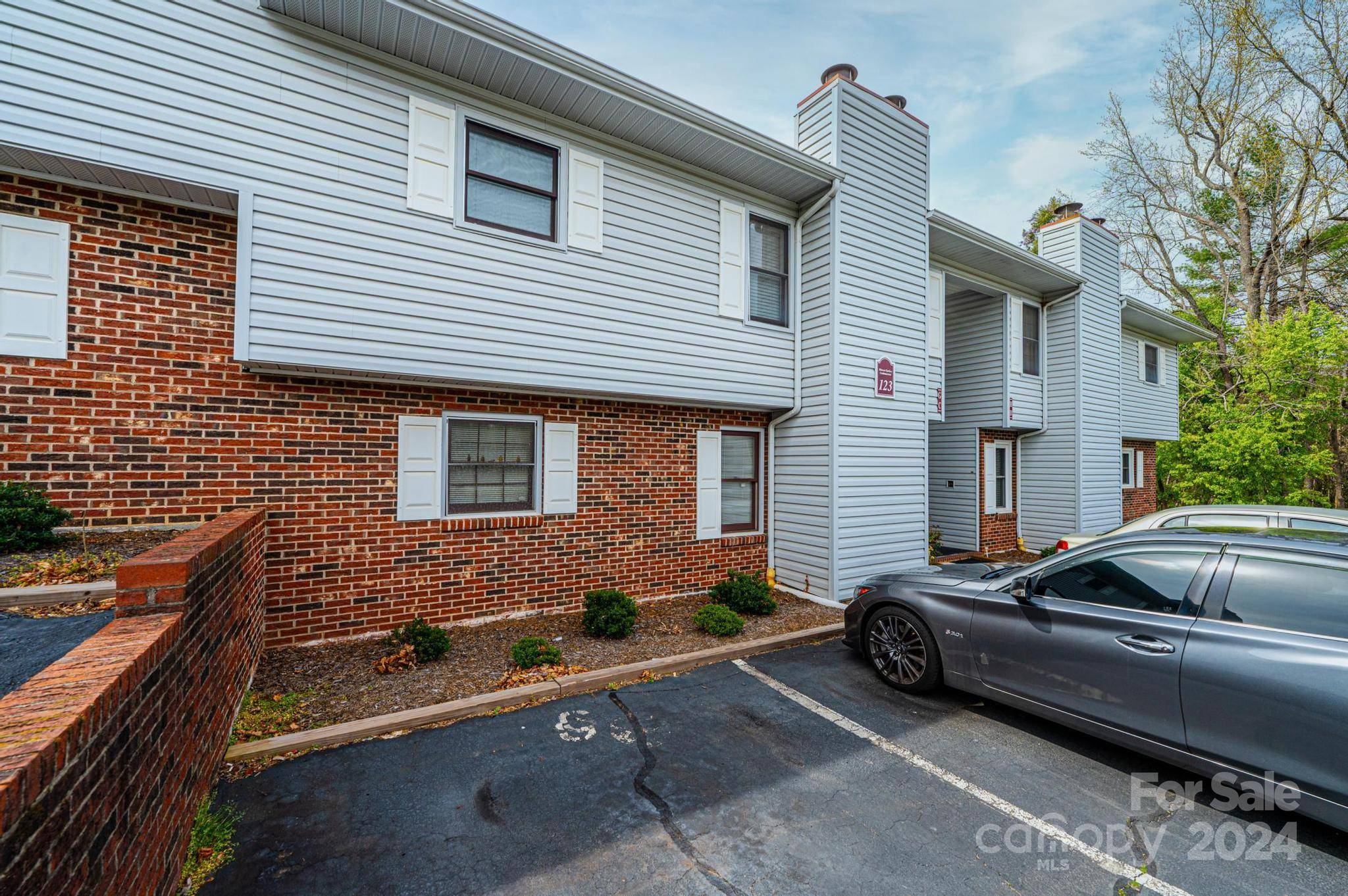 Hickory, NC 28601,123 23rd ST NW #C