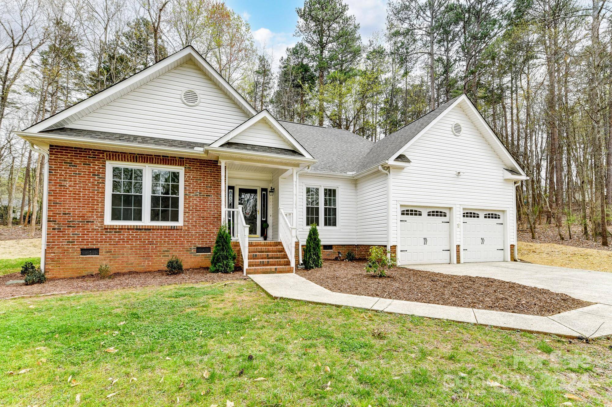 Matthews, NC 28105,2710 Pine Chase LN