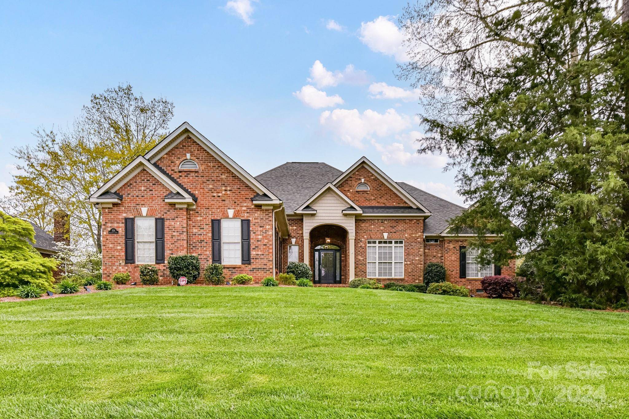 Matthews, NC 28104,526 Ballymote CT