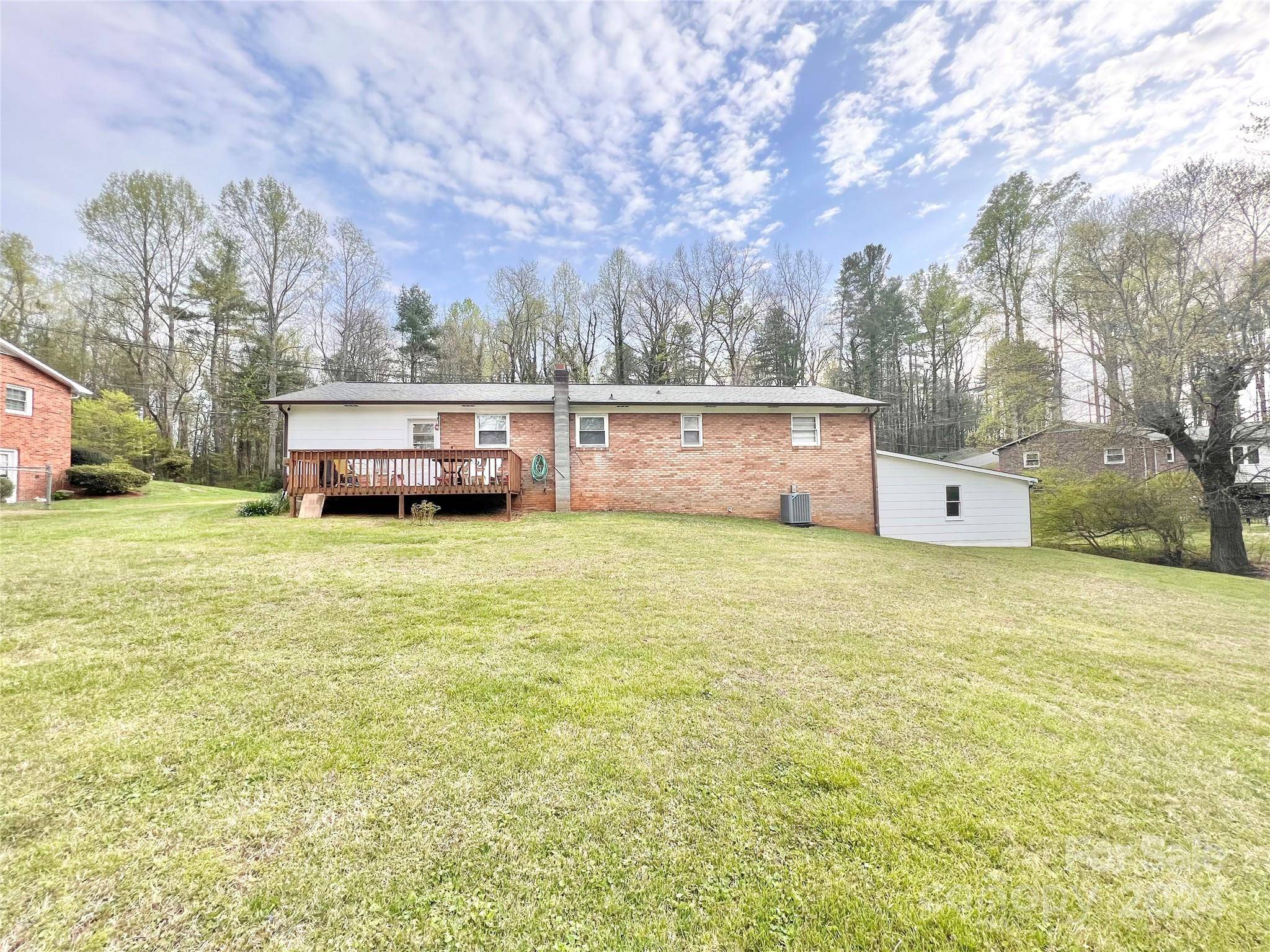 Lenoir, NC 28645,616 SW Swanson DR