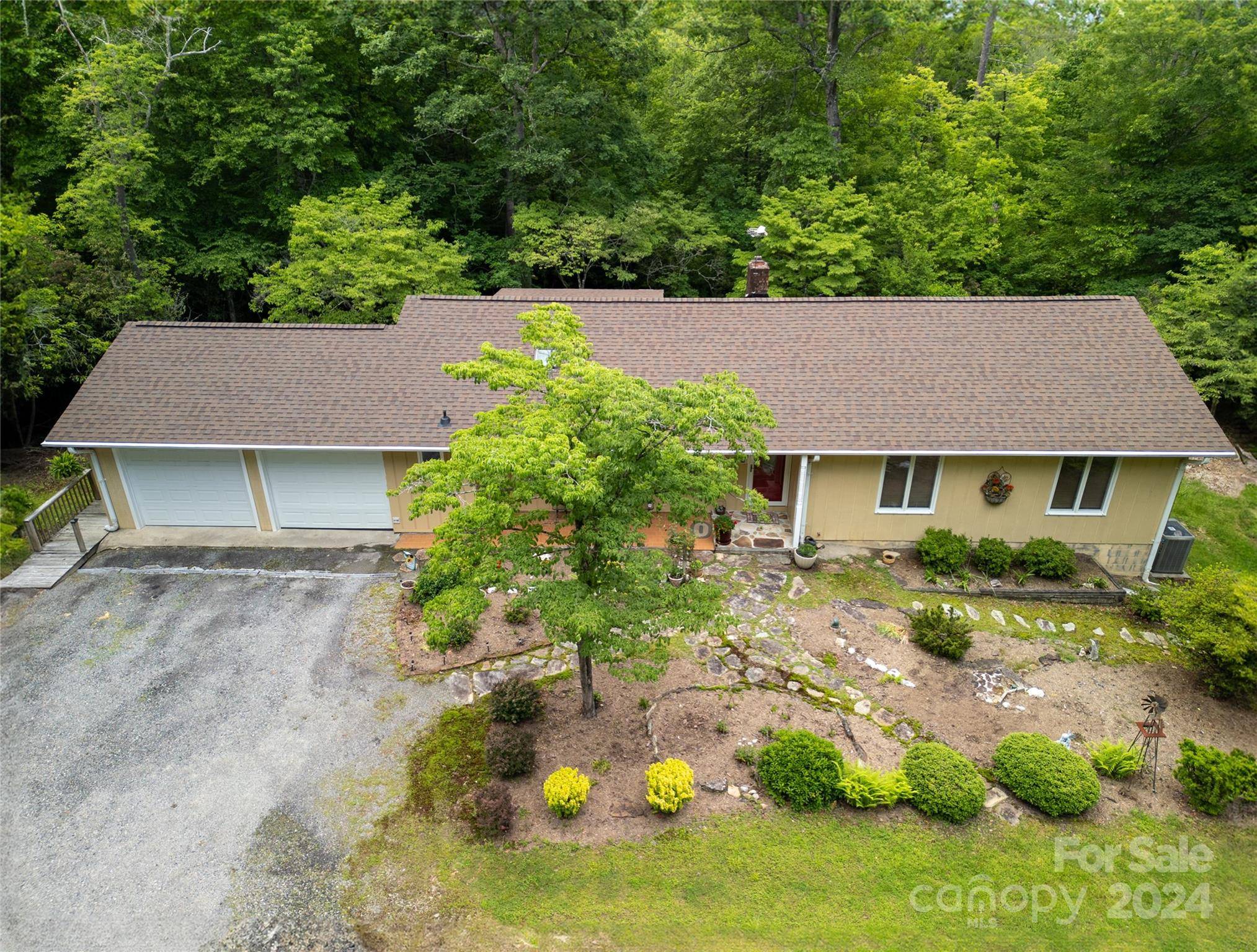 Pisgah Forest, NC 28768,94 Sweetwater LN