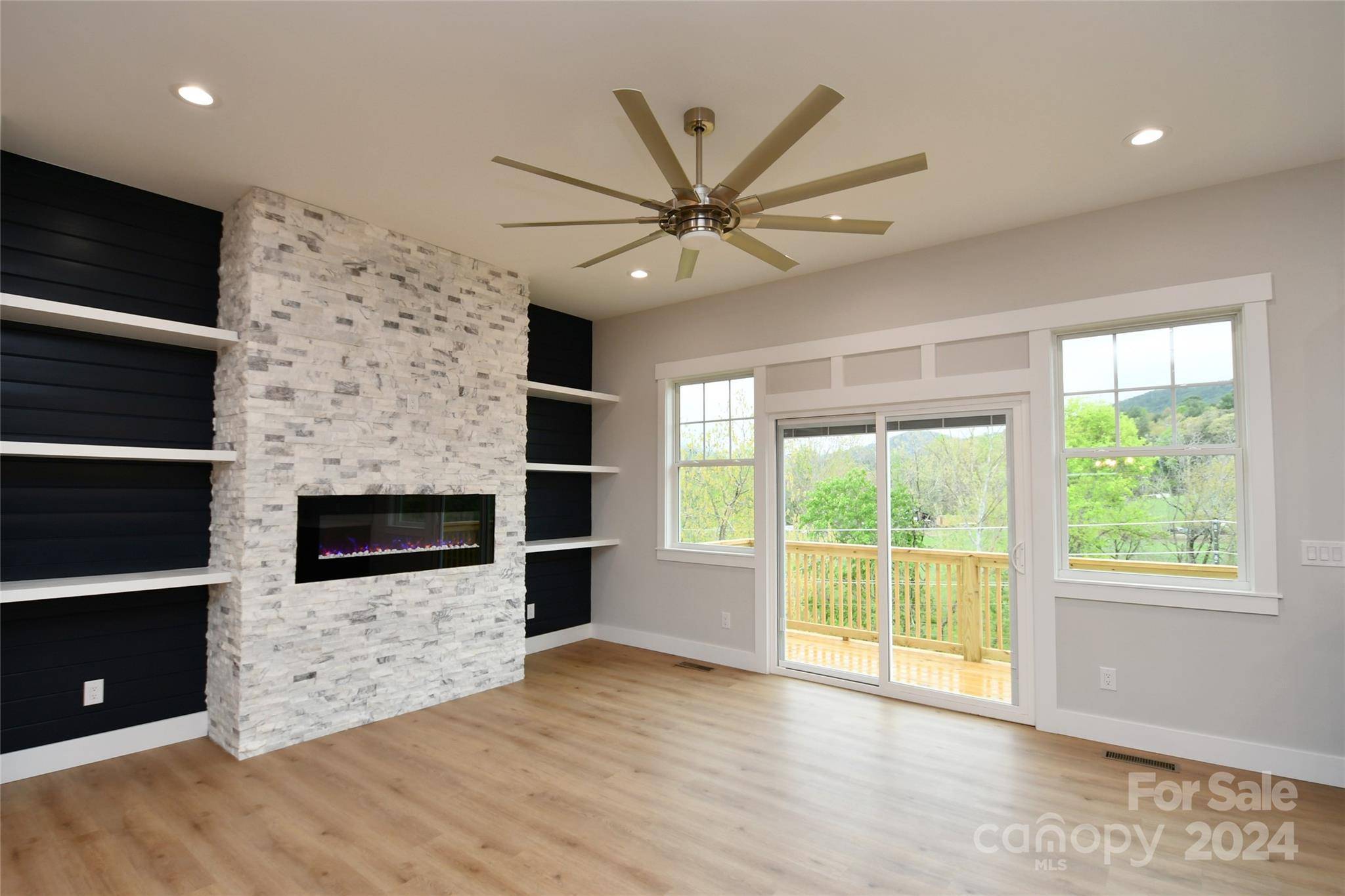 Weaverville, NC 28787,154 Amblers Knoll RD #13