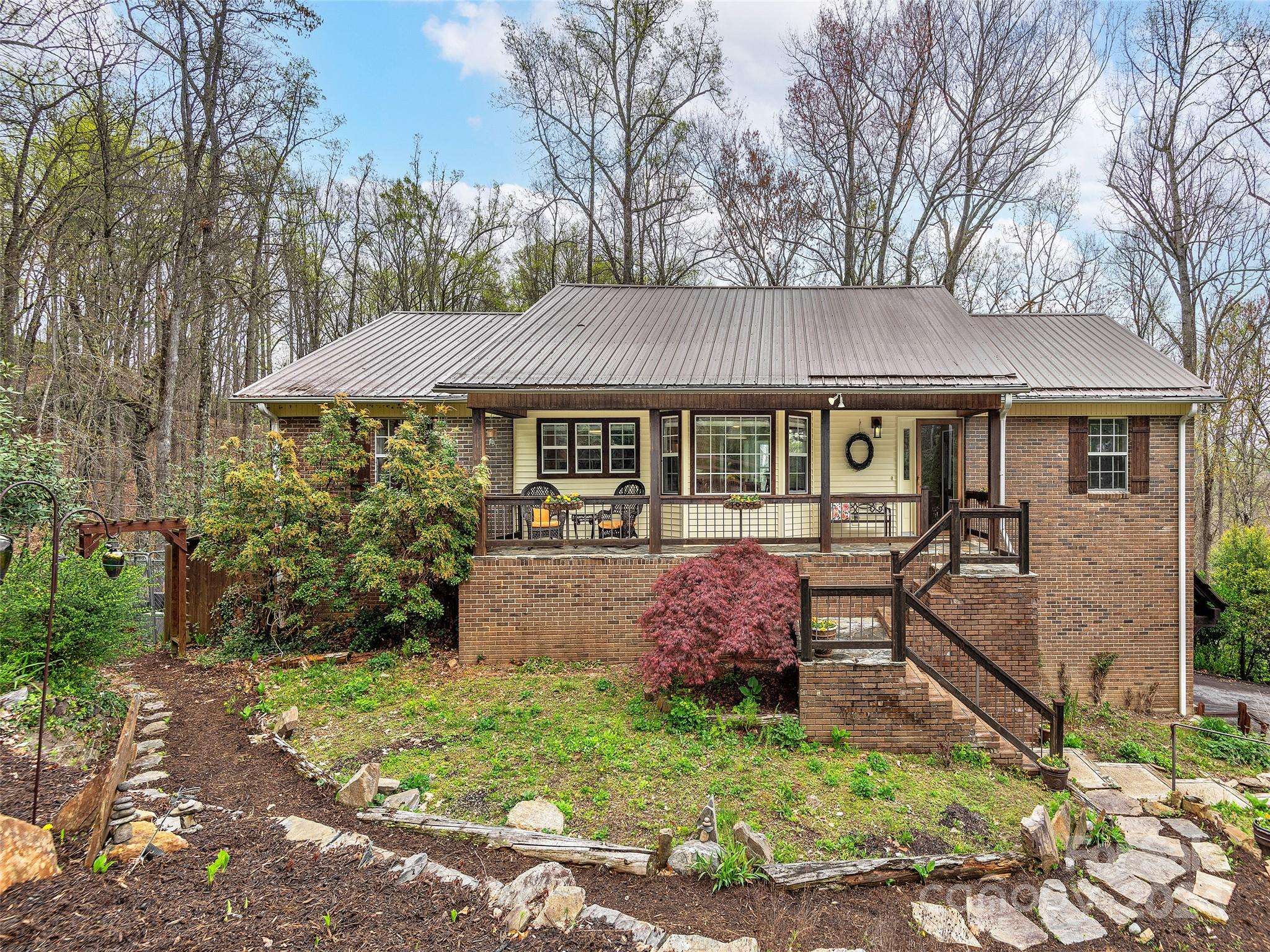 Hendersonville, NC 28739,516 Hunters Glen LN