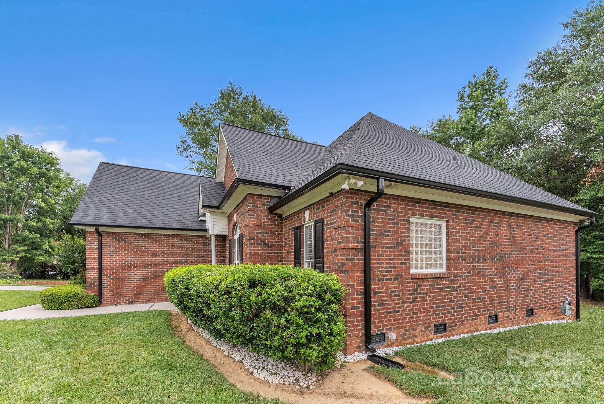 Dallas, NC 28034,1718 Eden Glen DR