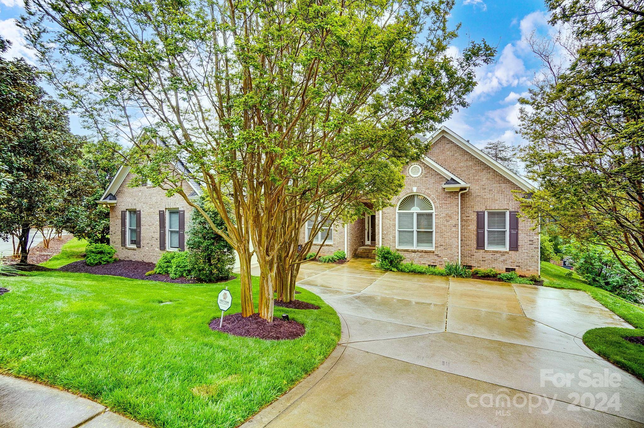 Tega Cay, SC 29708,925 Linden Tree LN #20