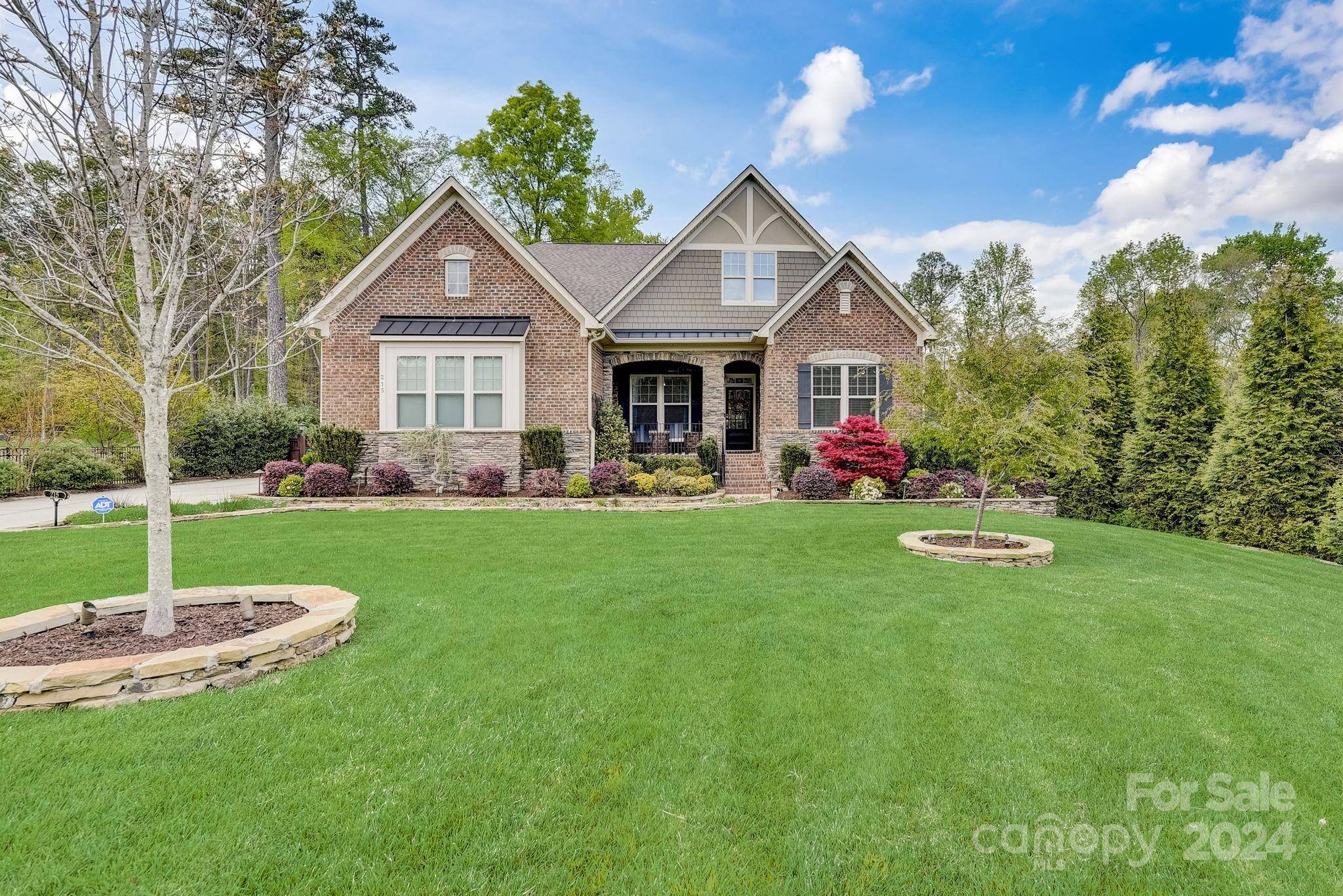 Matthews, NC 28104,215 Wesley Manor DR