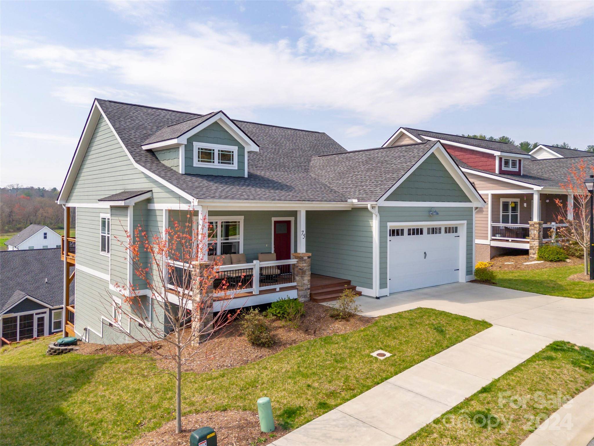 Hendersonville, NC 28792,75 Leyland CIR