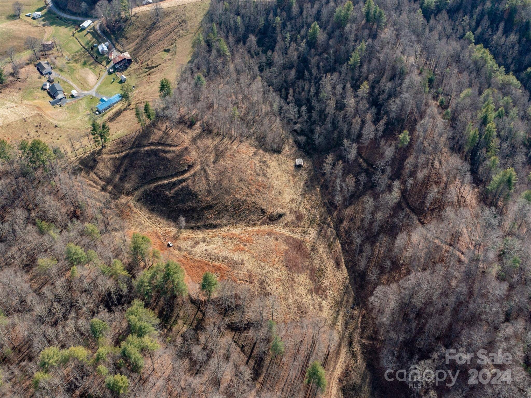 Green Mountain, NC 28740,000 Barnyard LN