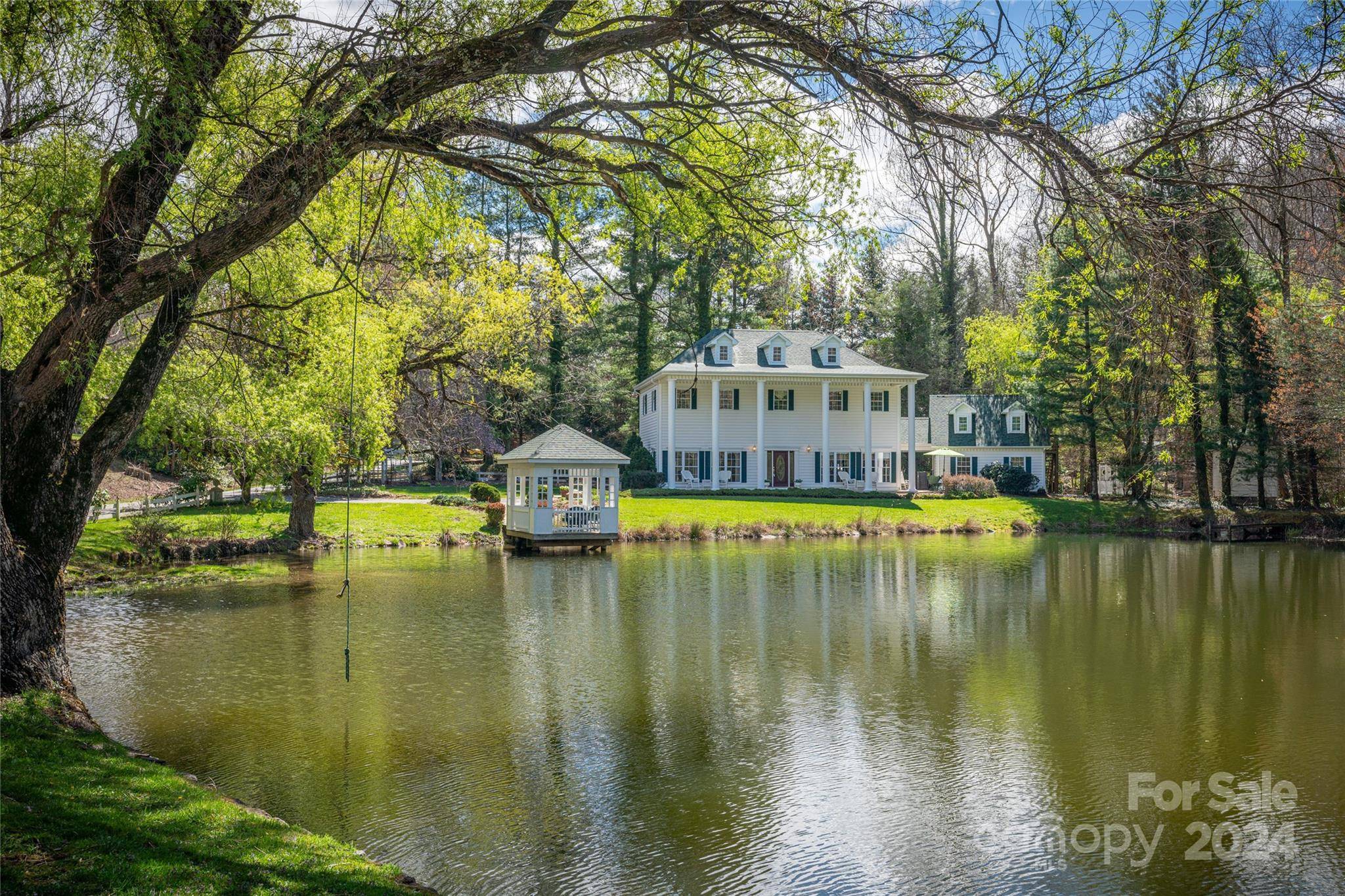 Maggie Valley, NC 28751,134 Laurel Branch RD