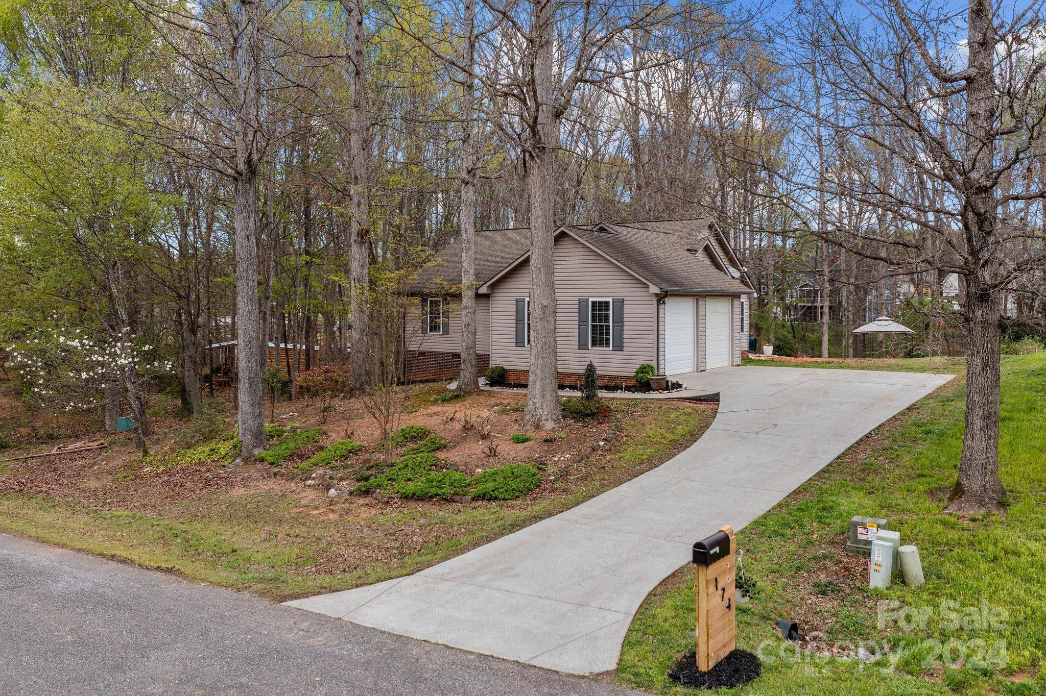 Mooresville, NC 28115,174 Brook Glen DR