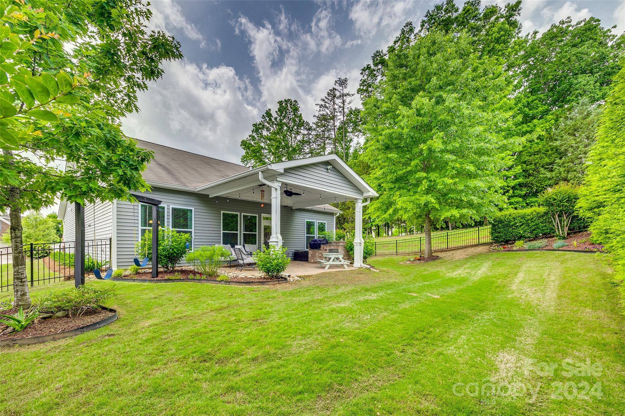 Clover, SC 29710,1121 Black Walnut RD