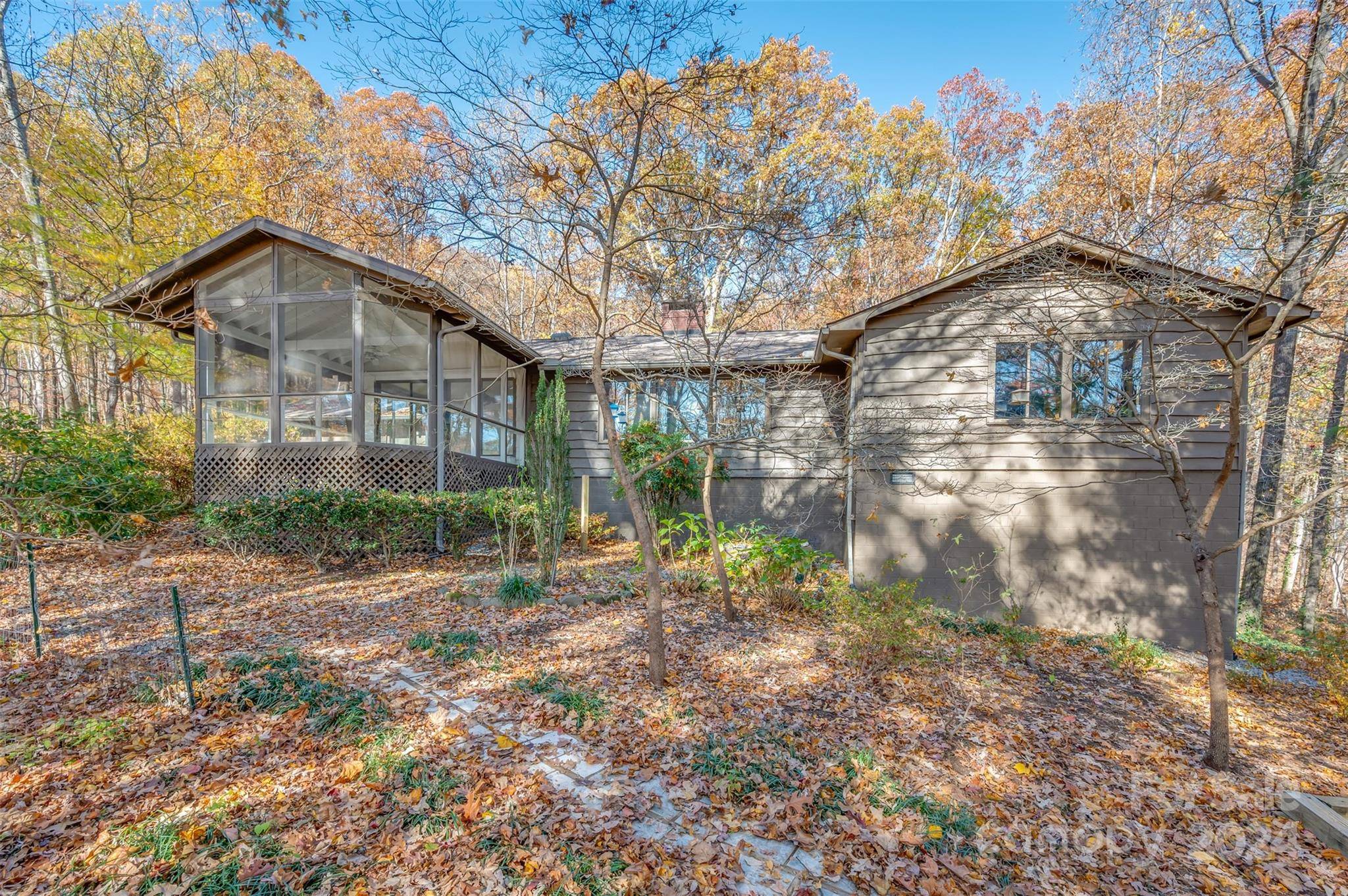 Tryon, NC 28782,56 Wells LN