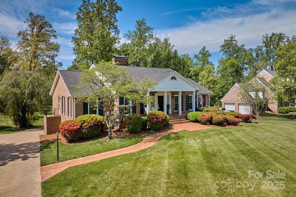 Shelby, NC 28150,218 Fairway DR