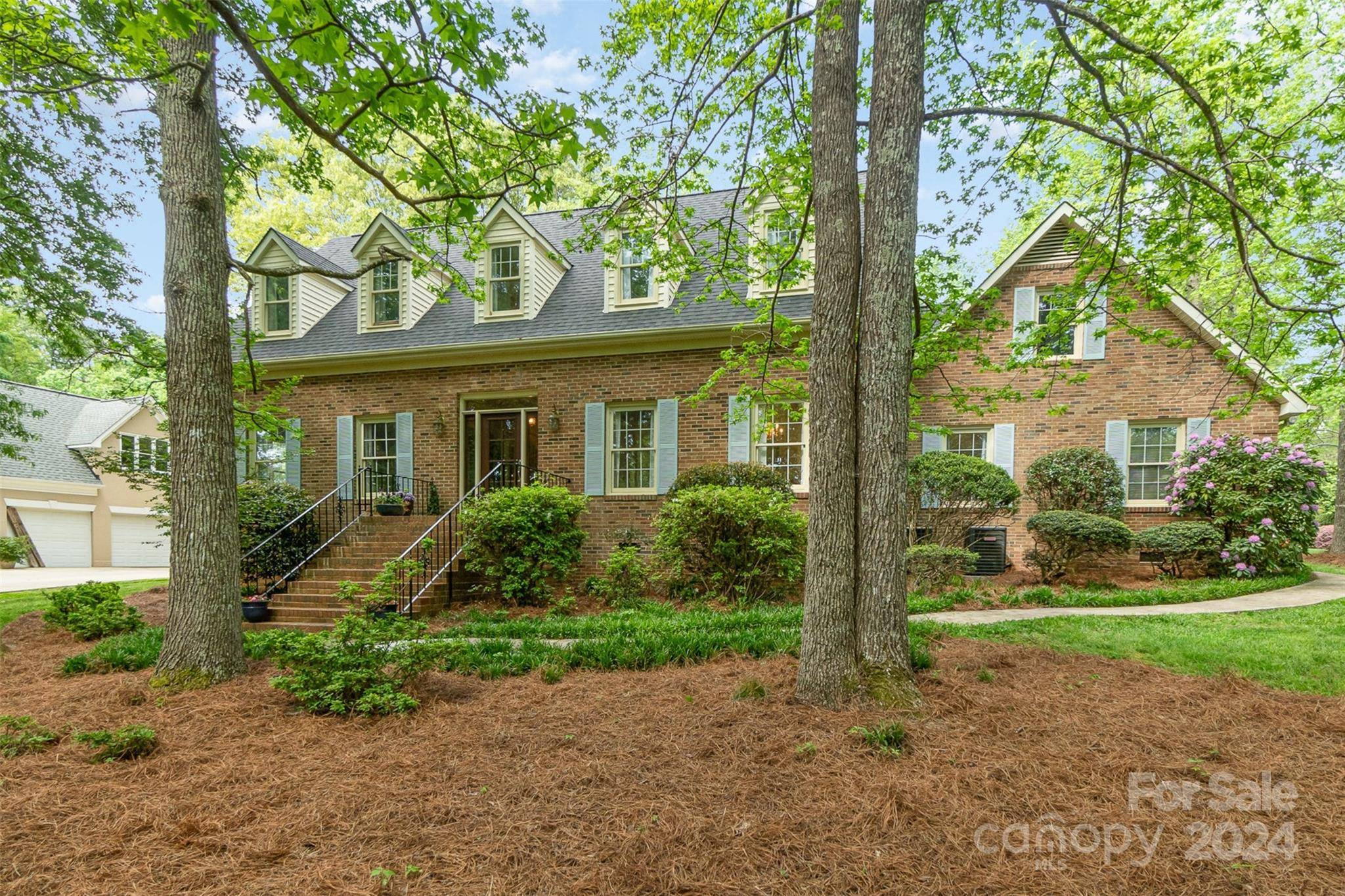 Matthews, NC 28104,8503 Foxbridge DR