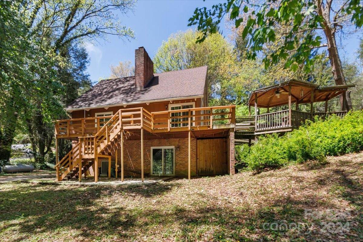 Waynesville, NC 28785,1585 Fox Run RD