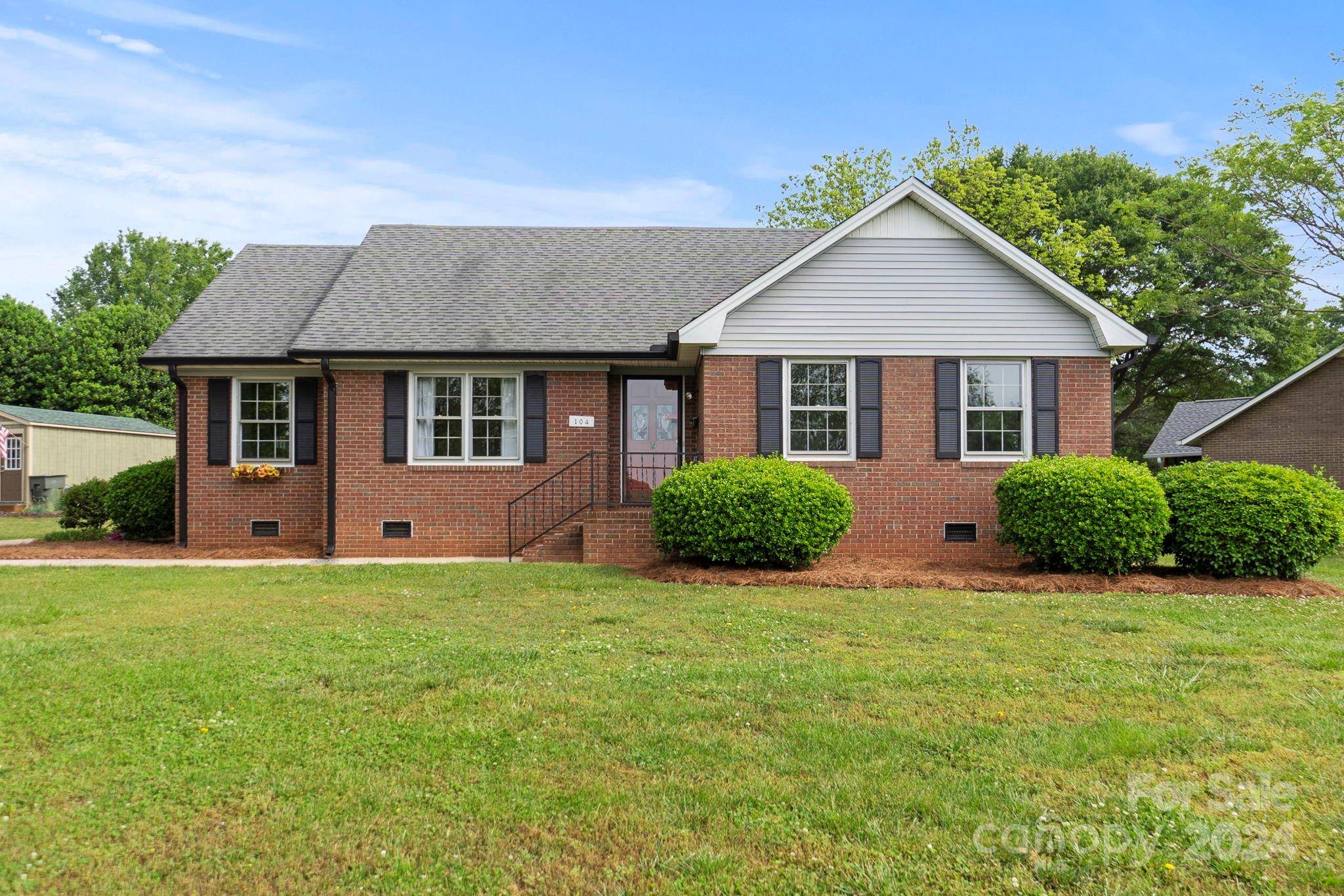 Gastonia, NC 28056,104 Hedgestone DR