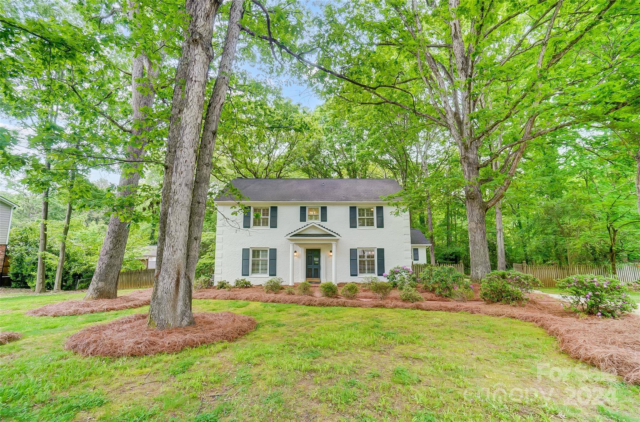 Charlotte, NC 28211,900 Braeburn RD