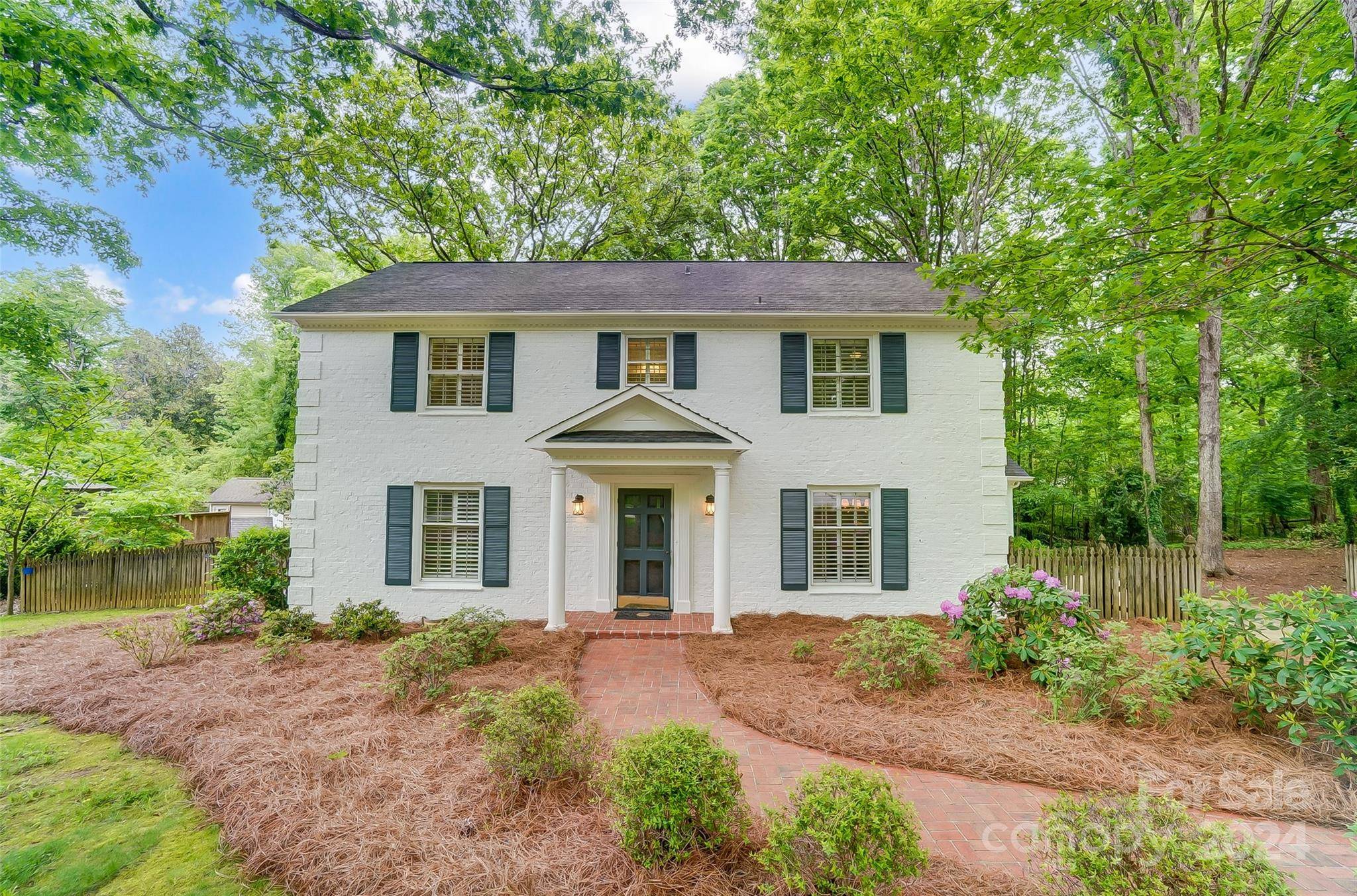 Charlotte, NC 28211,900 Braeburn RD