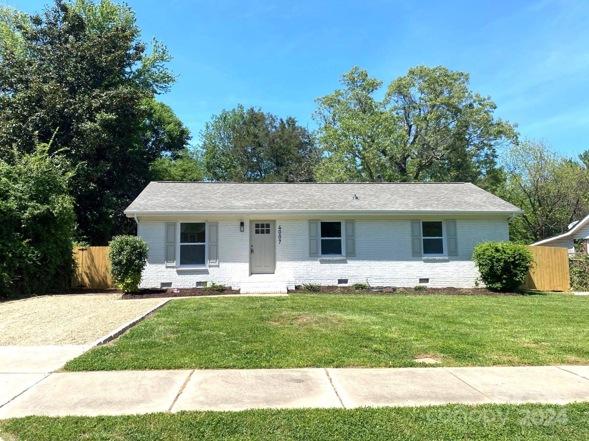 Charlotte, NC 28215,4007 Oak Forest DR