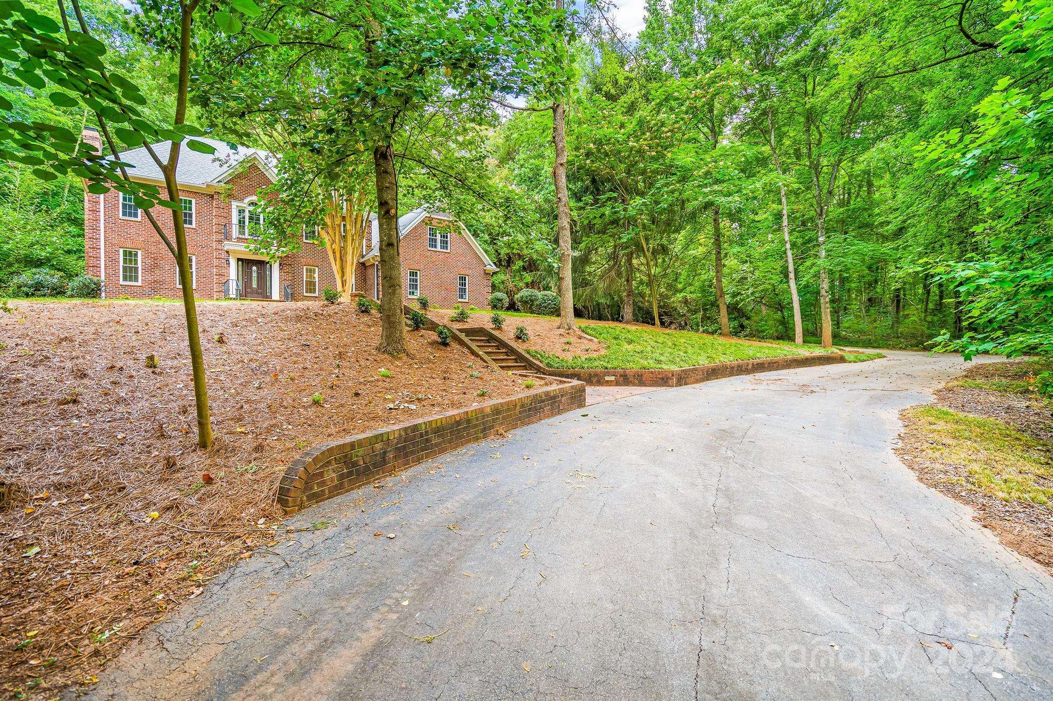 Asheboro, NC 27205,358 Colonial DR