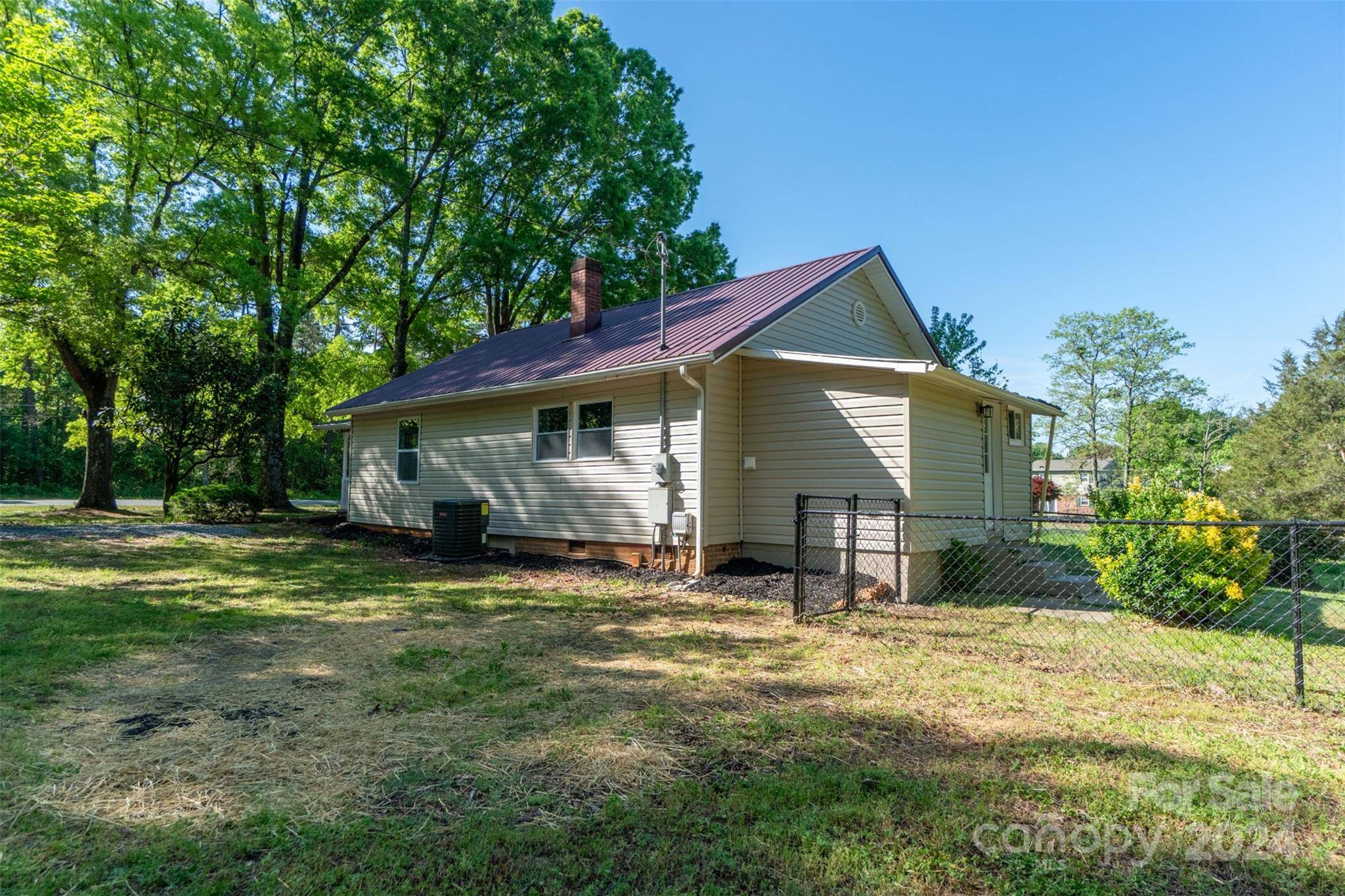 Conover, NC 28613,4531 Springs RD