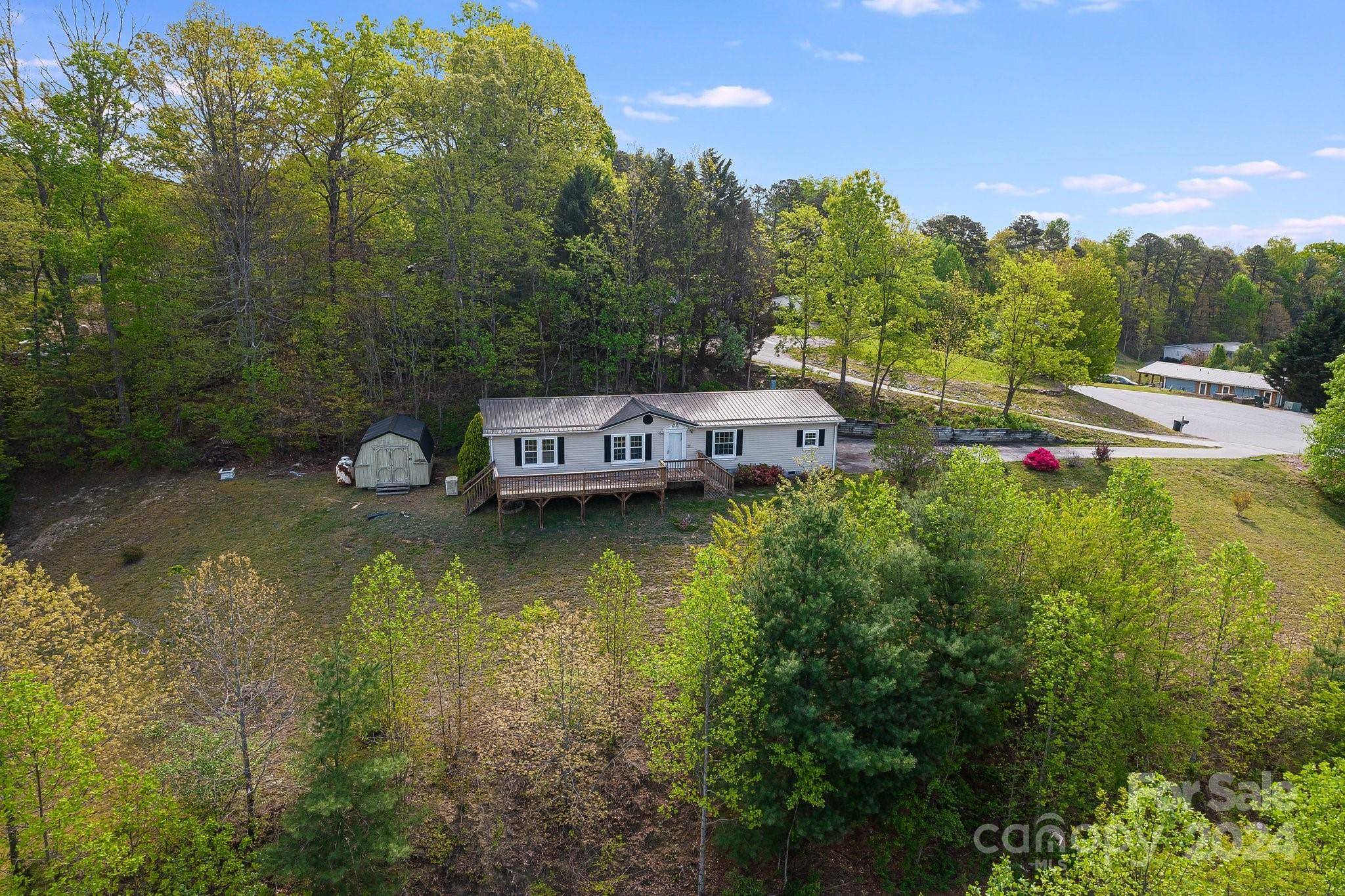 Hendersonville, NC 28792,218 Sandy Creek CT