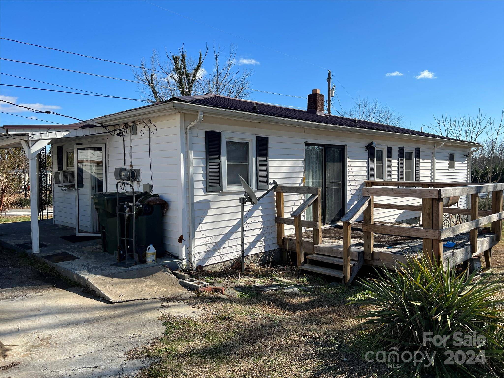 Hudson, NC 28638,118 Olive ST