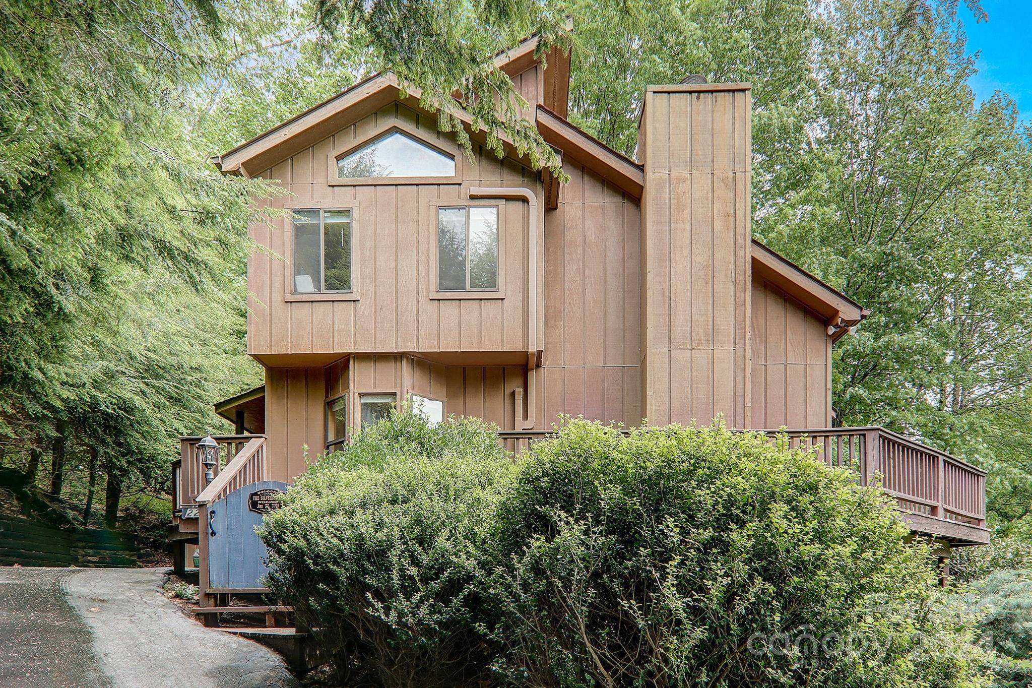 Waynesville, NC 28786,22 Thistle LN