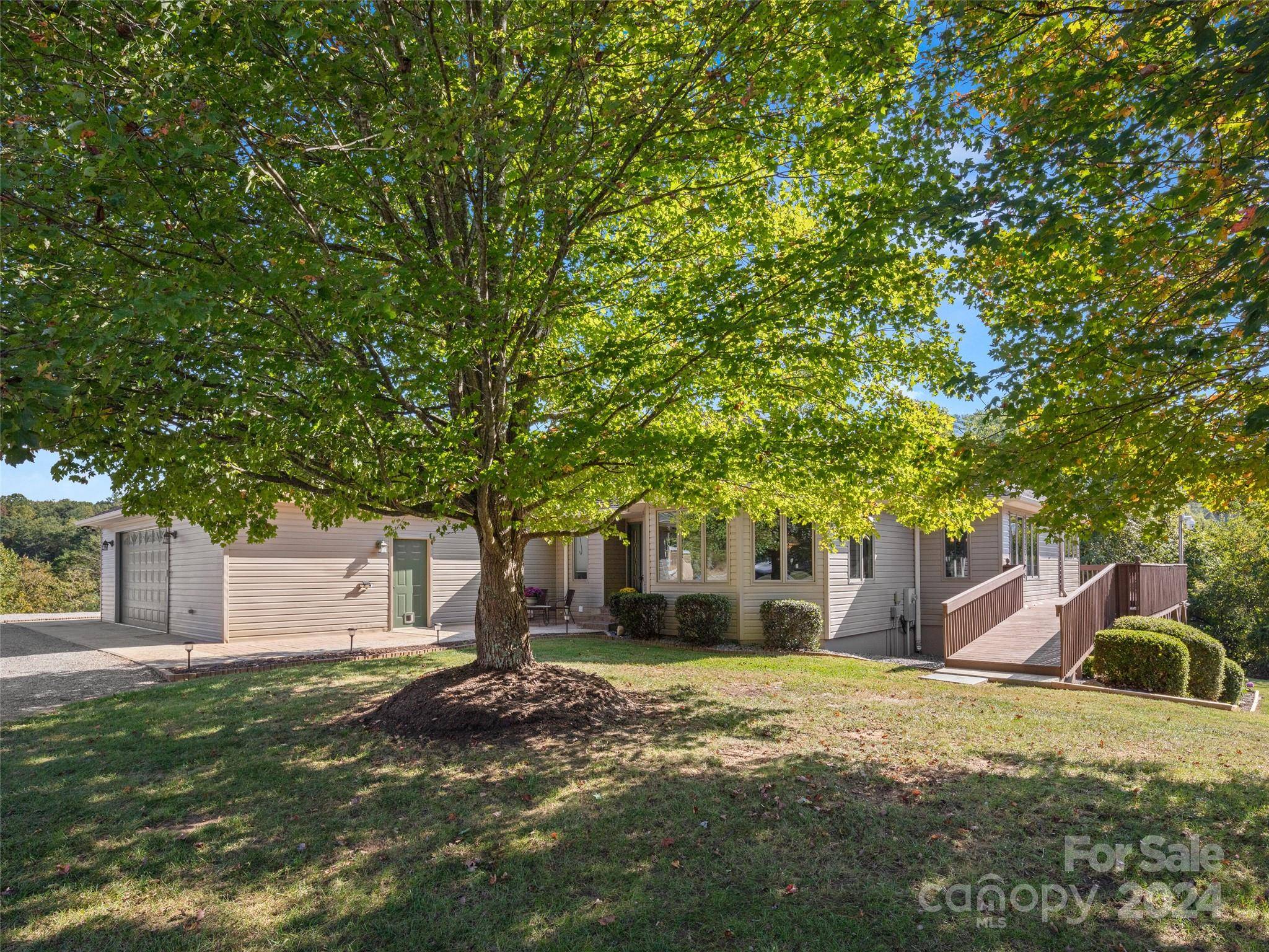 Arden, NC 28704,17 Deer Cove LN