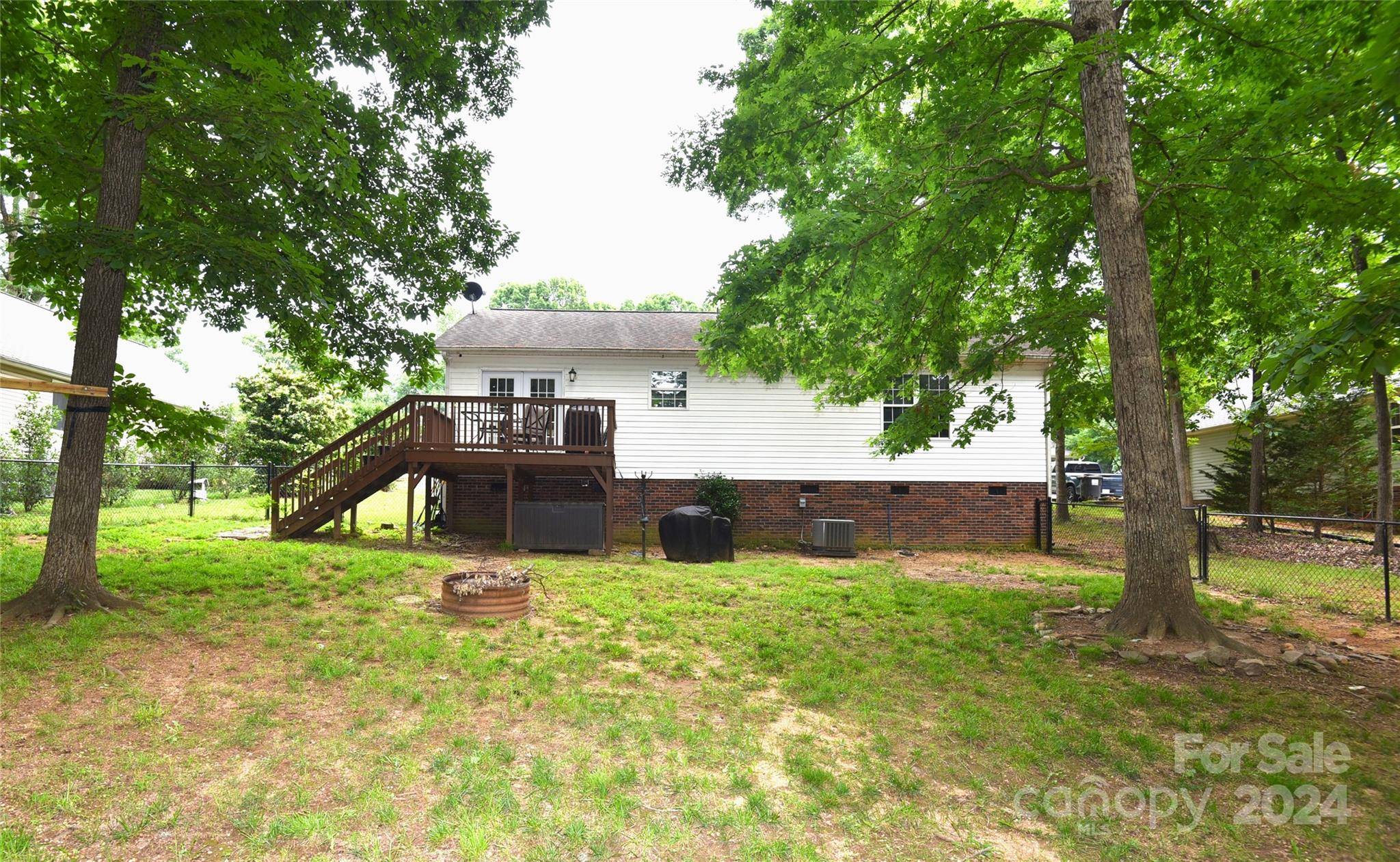 Kannapolis, NC 28083,221 Hickory Wood DR