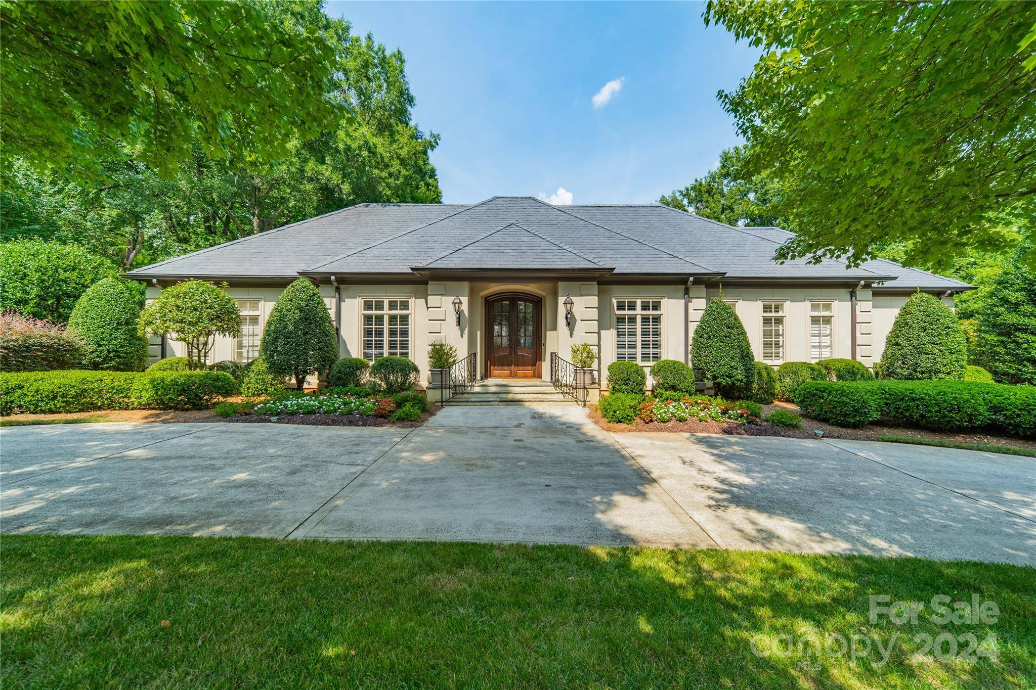 Charlotte, NC 28211,4021 Doves Roost CT