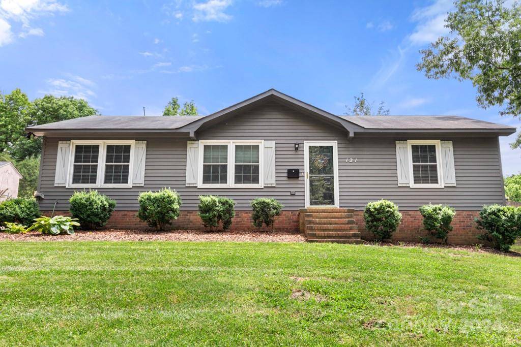 Fort Mill, SC 29715,121 Yorktowne ST