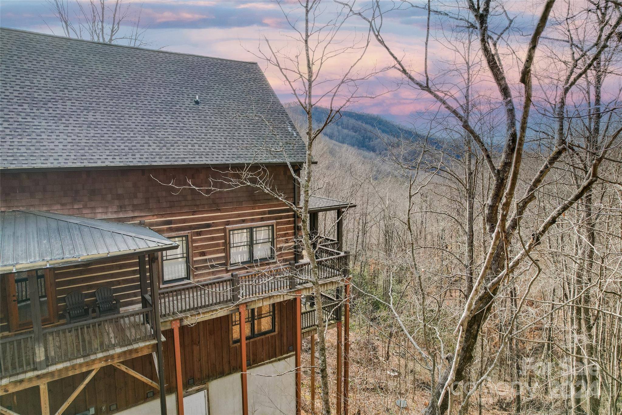 Franklin, NC 28734,206 Cabin Cove RD