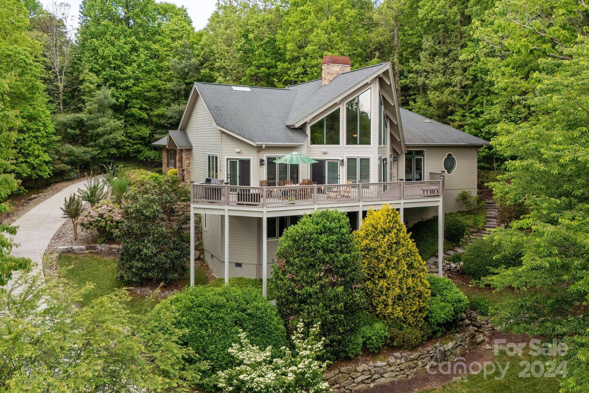 Flat Rock, NC 28731,106 CLIFFBROOK CT