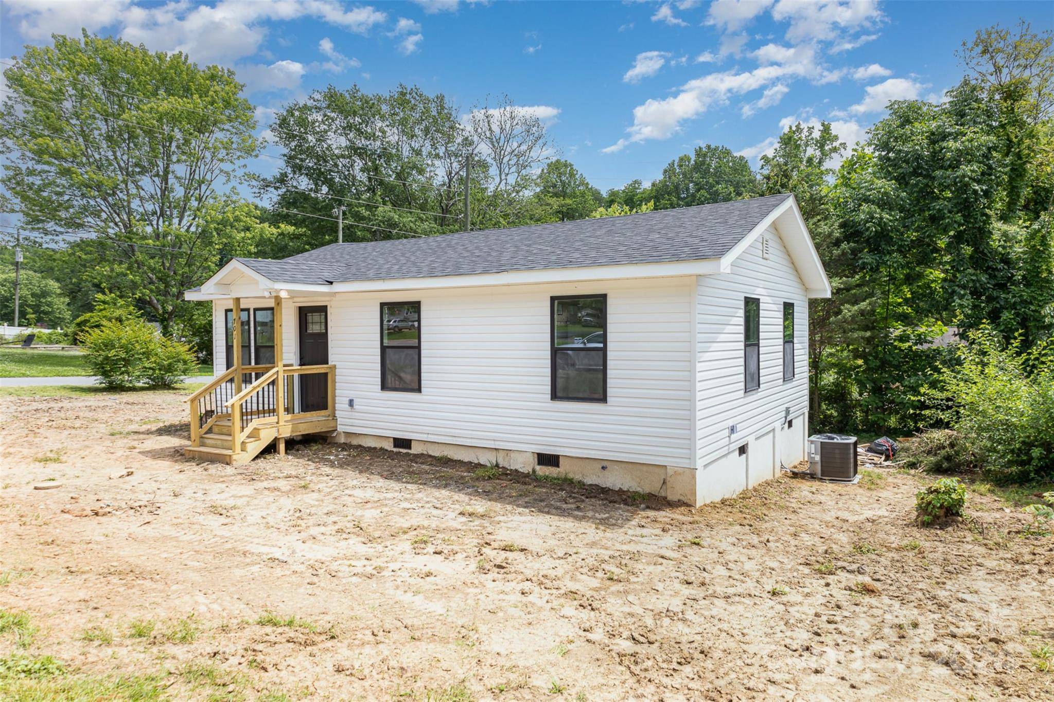 Kings Mountain, NC 28086,701 Landing ST