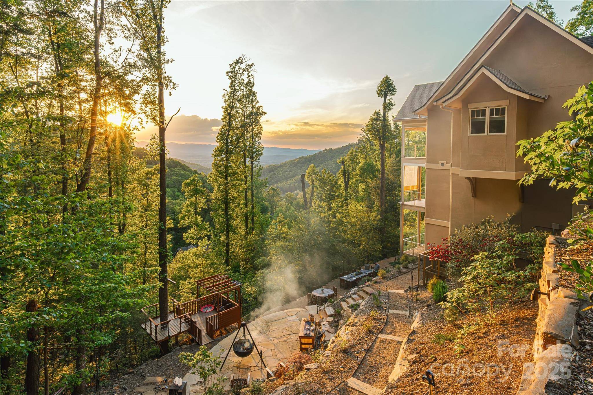 Asheville, NC 28804,32 Timberwolf CT