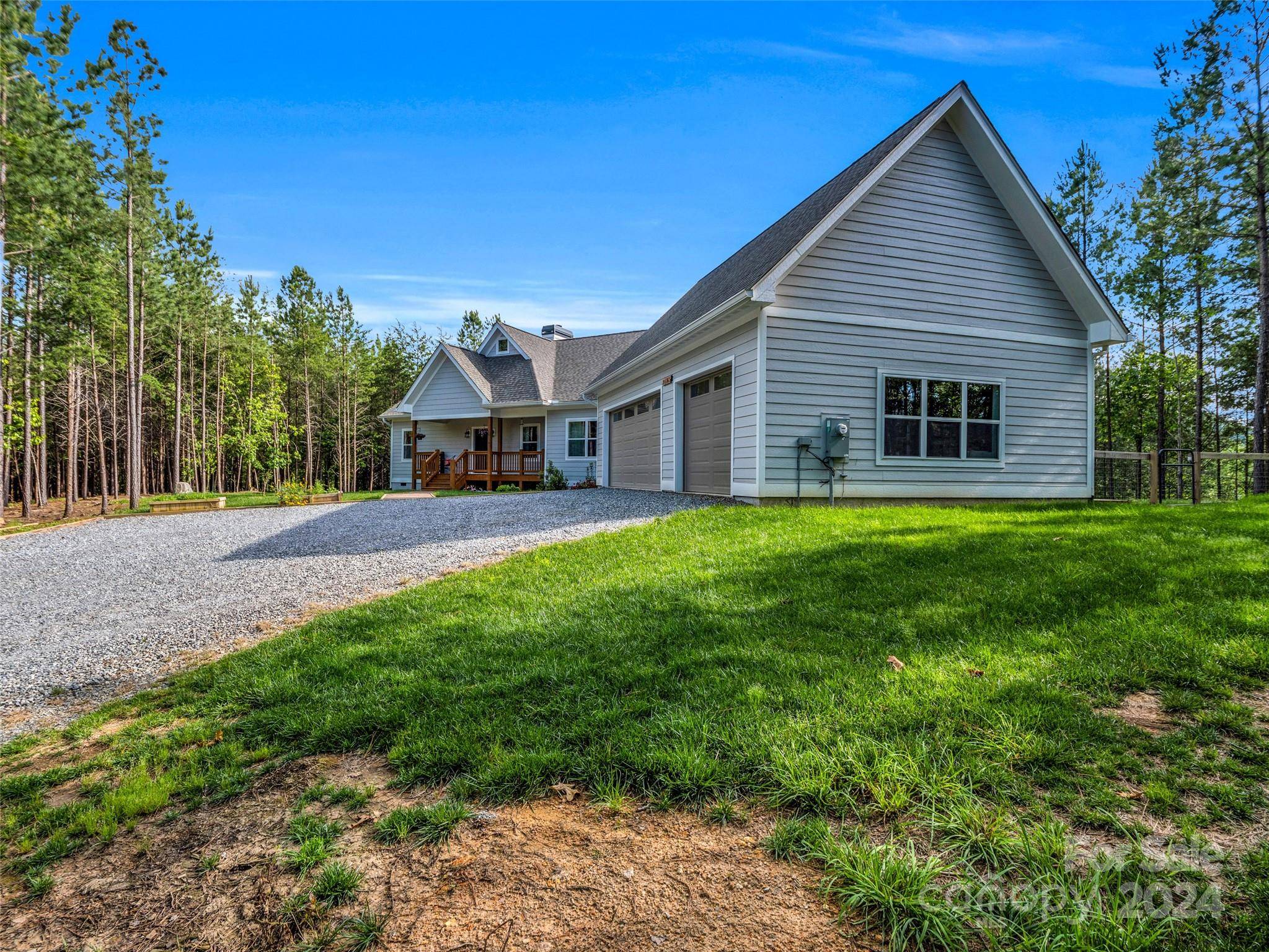 Saluda, NC 28773,10305 Green River Cove RD