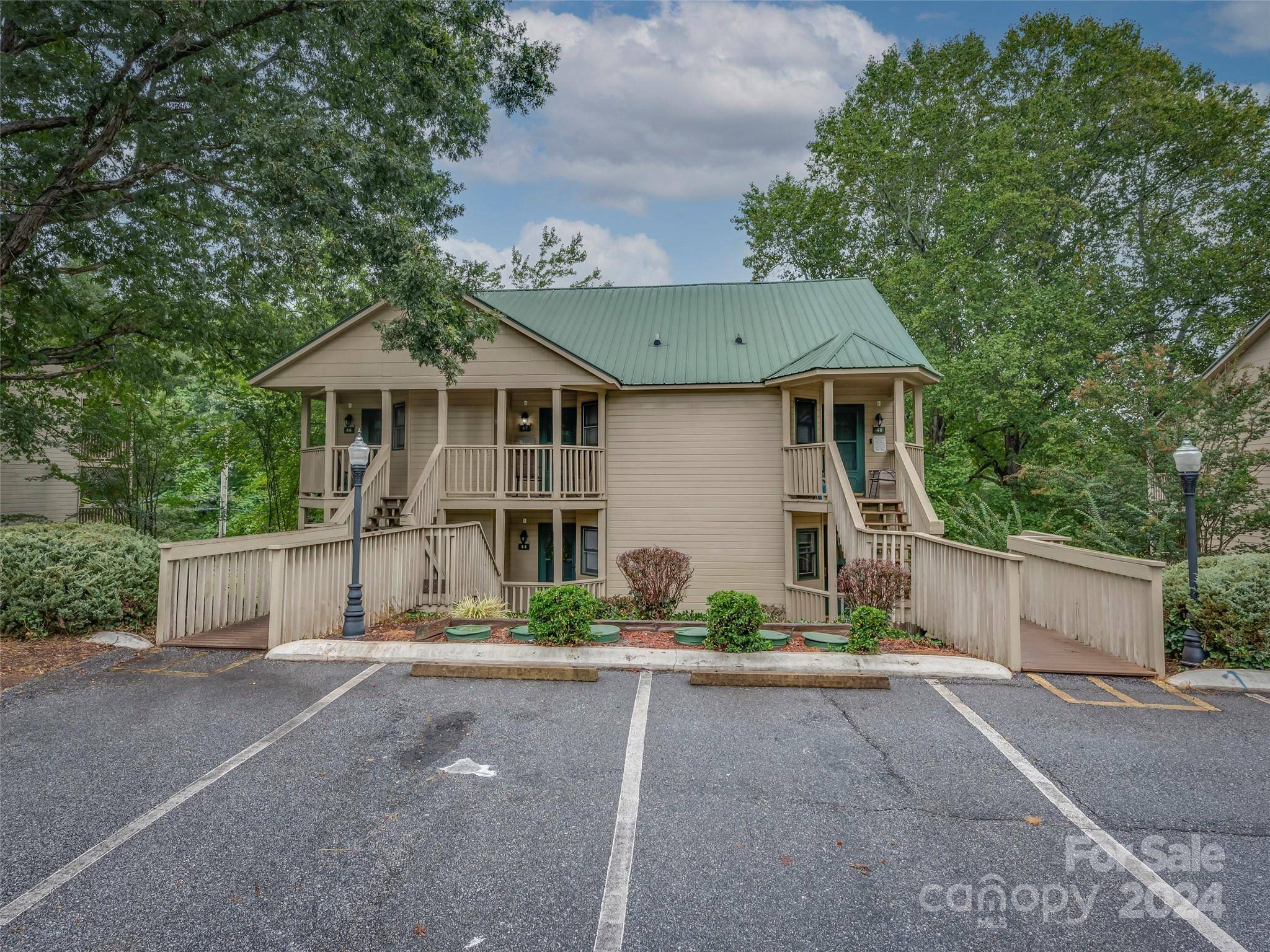 Lake Lure, NC 28746,160 Whitney BLVD #48