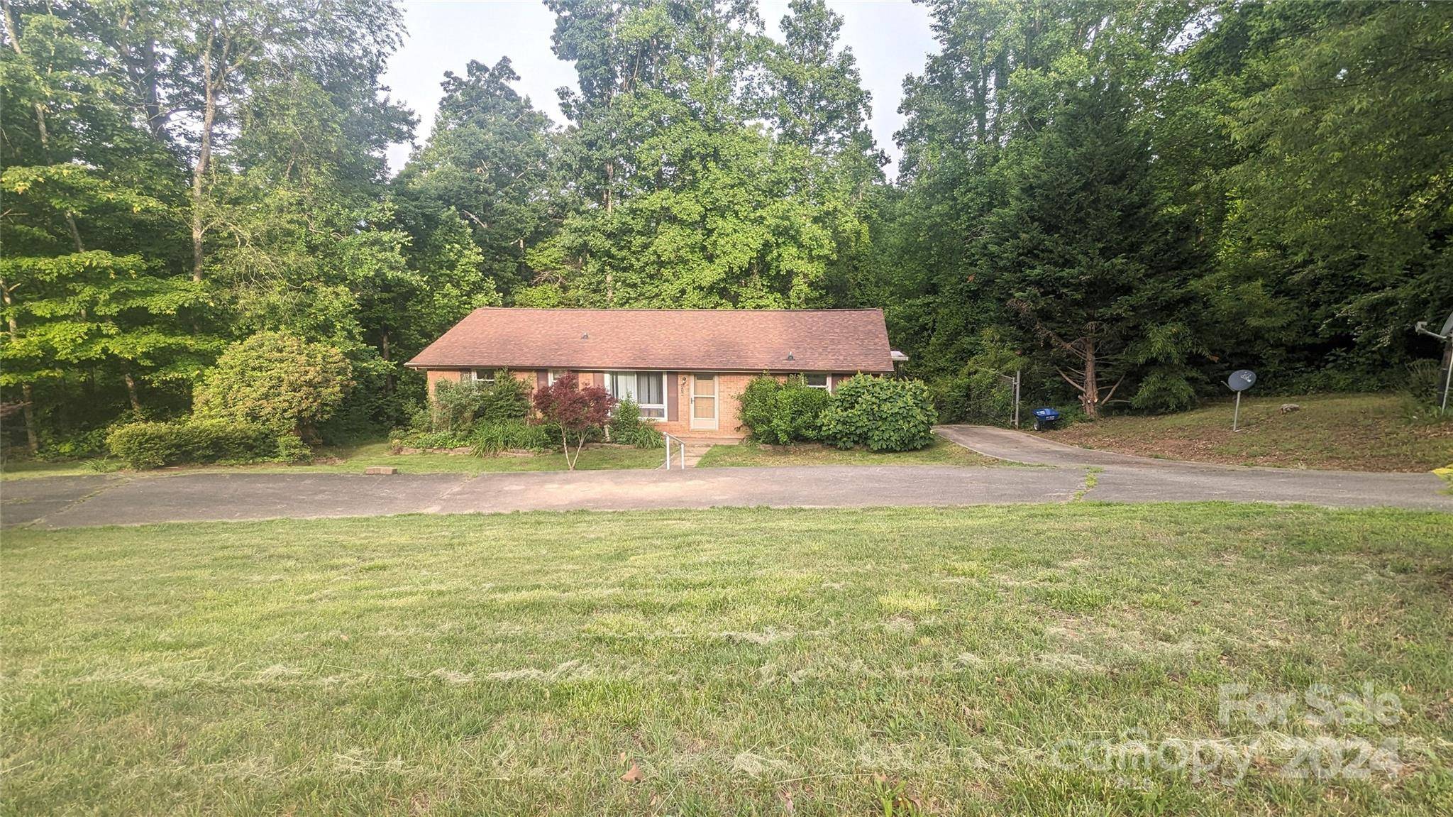 Granite Falls, NC 28630,210 Meadowbrook CT