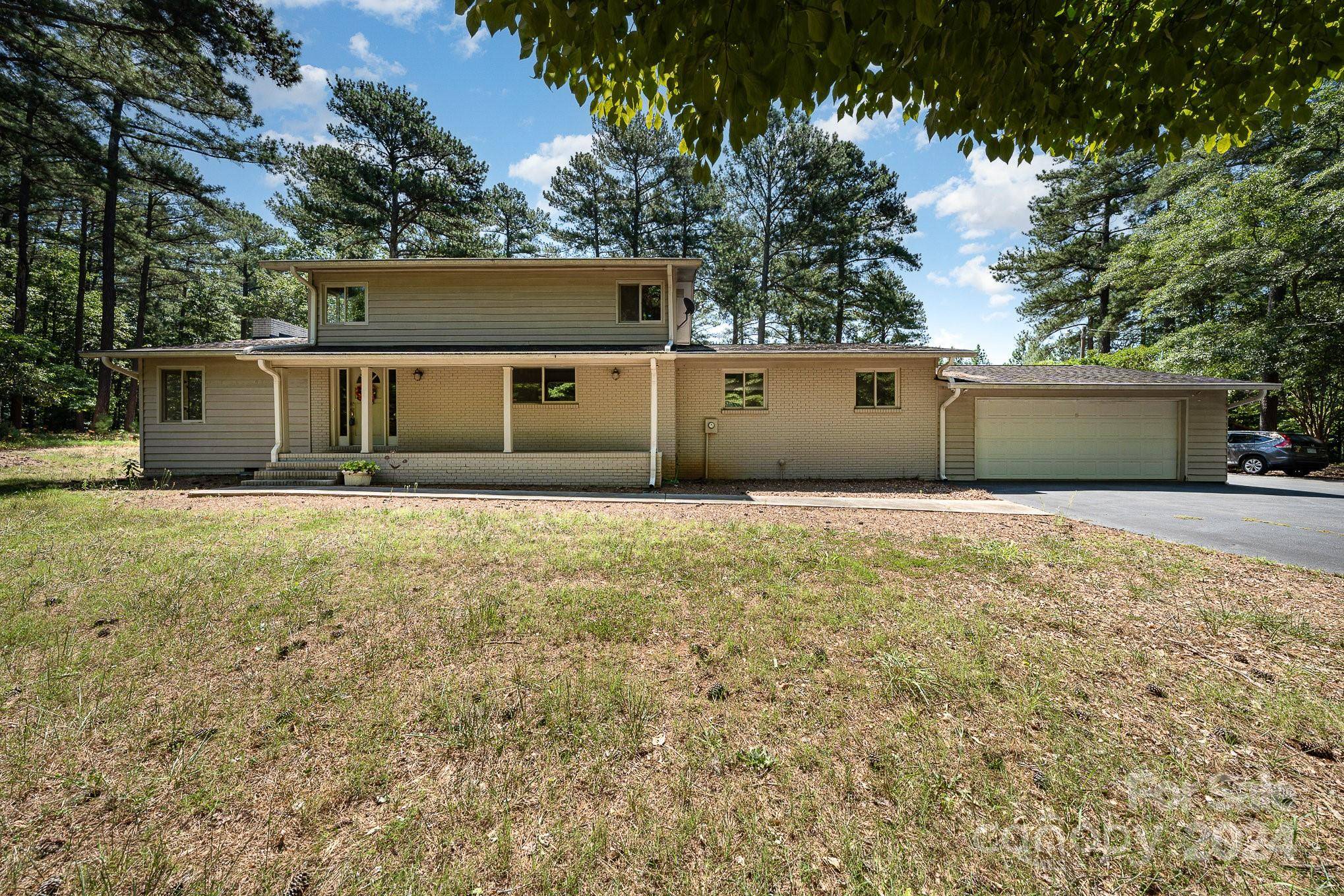 Dallas, NC 28034,149 Pine Hollow DR