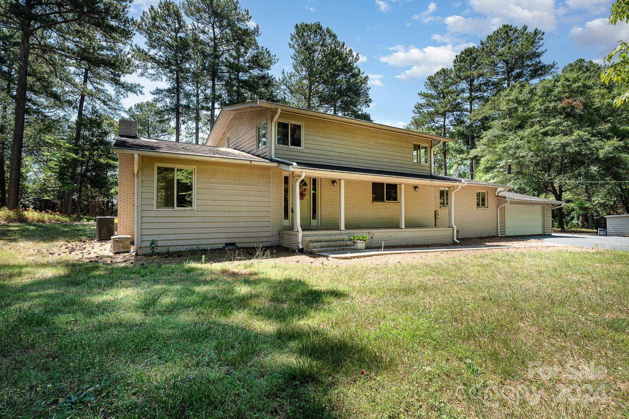 Dallas, NC 28034,149 Pine Hollow DR