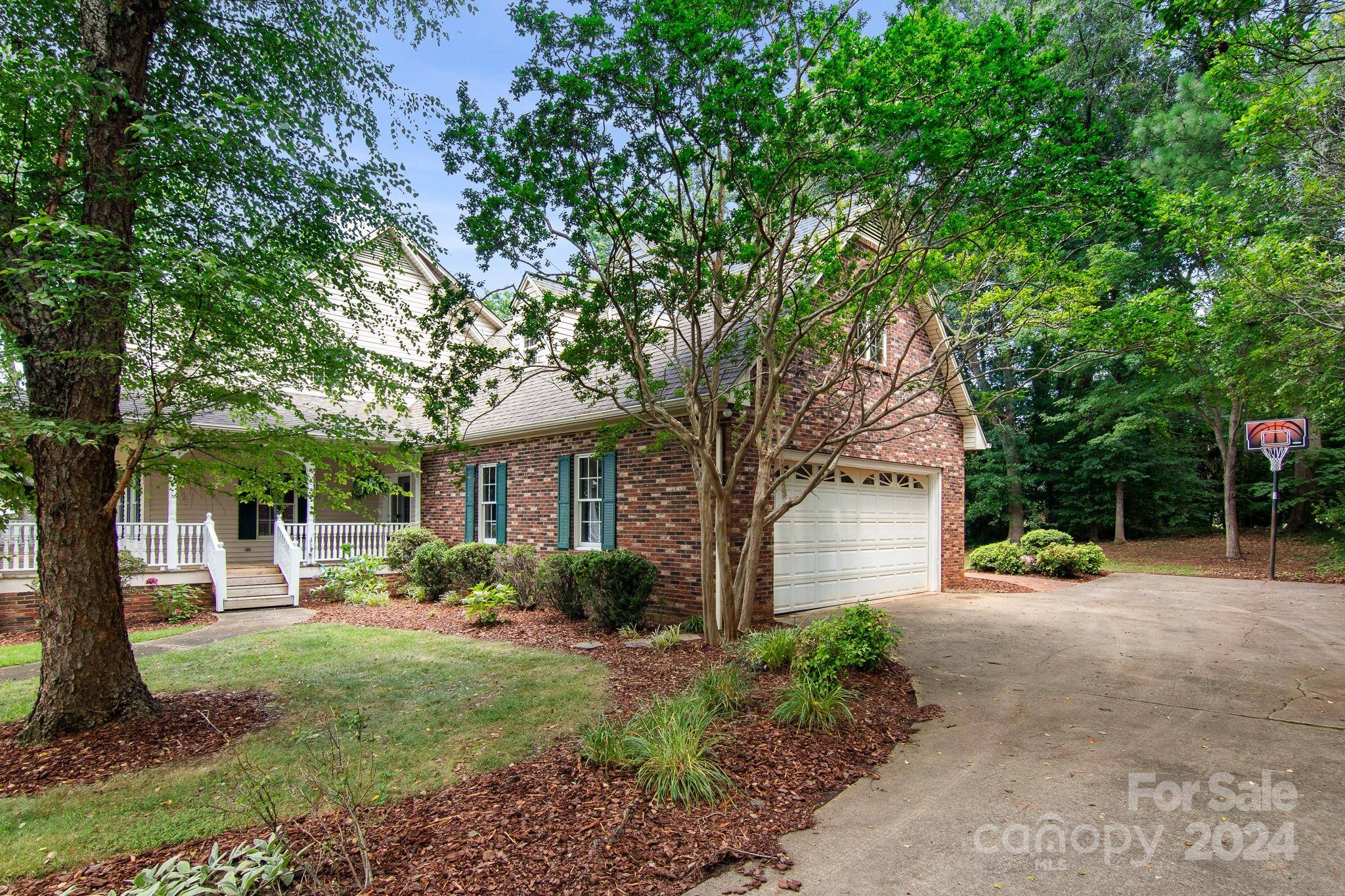 Shelby, NC 28150,1715 Country Garden DR